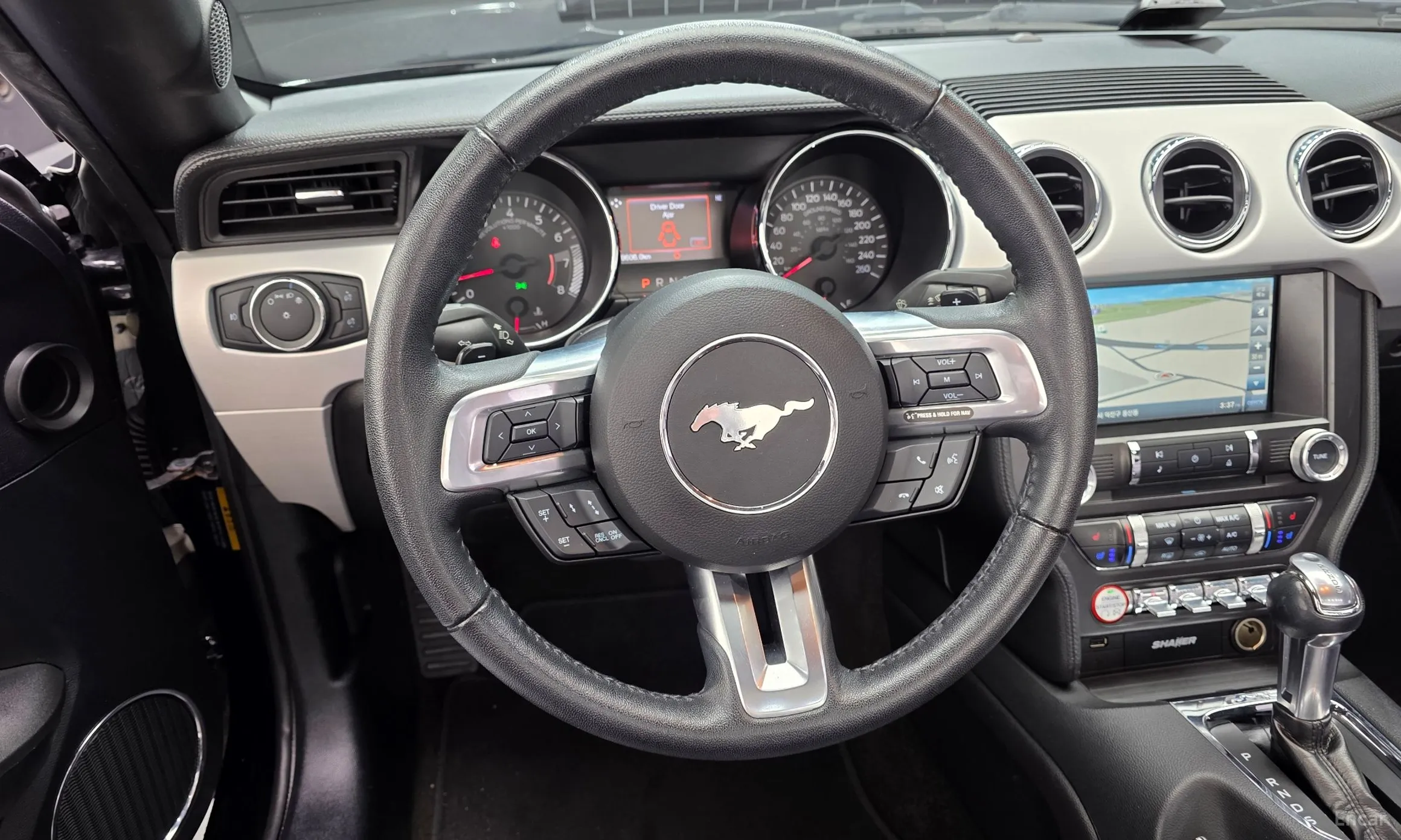 Ford Mustang превью 14