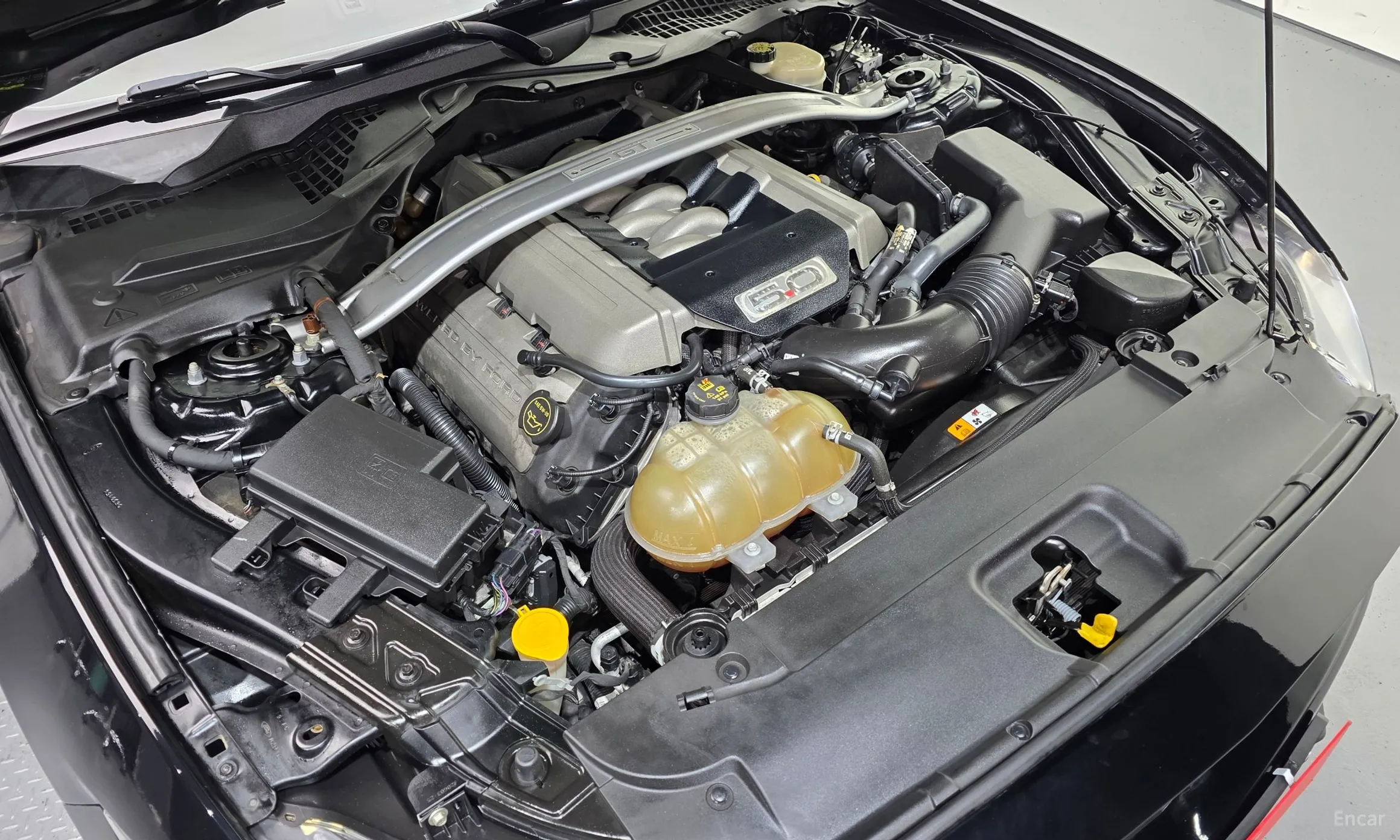 Ford Mustang превью 6