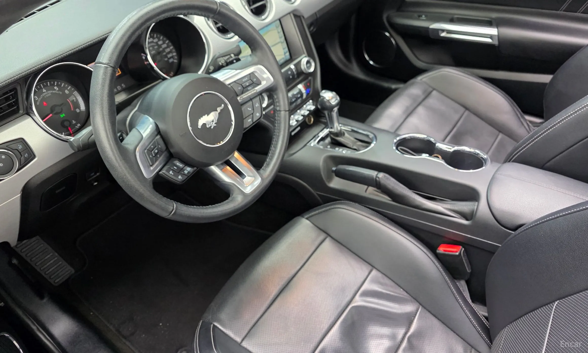 Ford Mustang превью 7