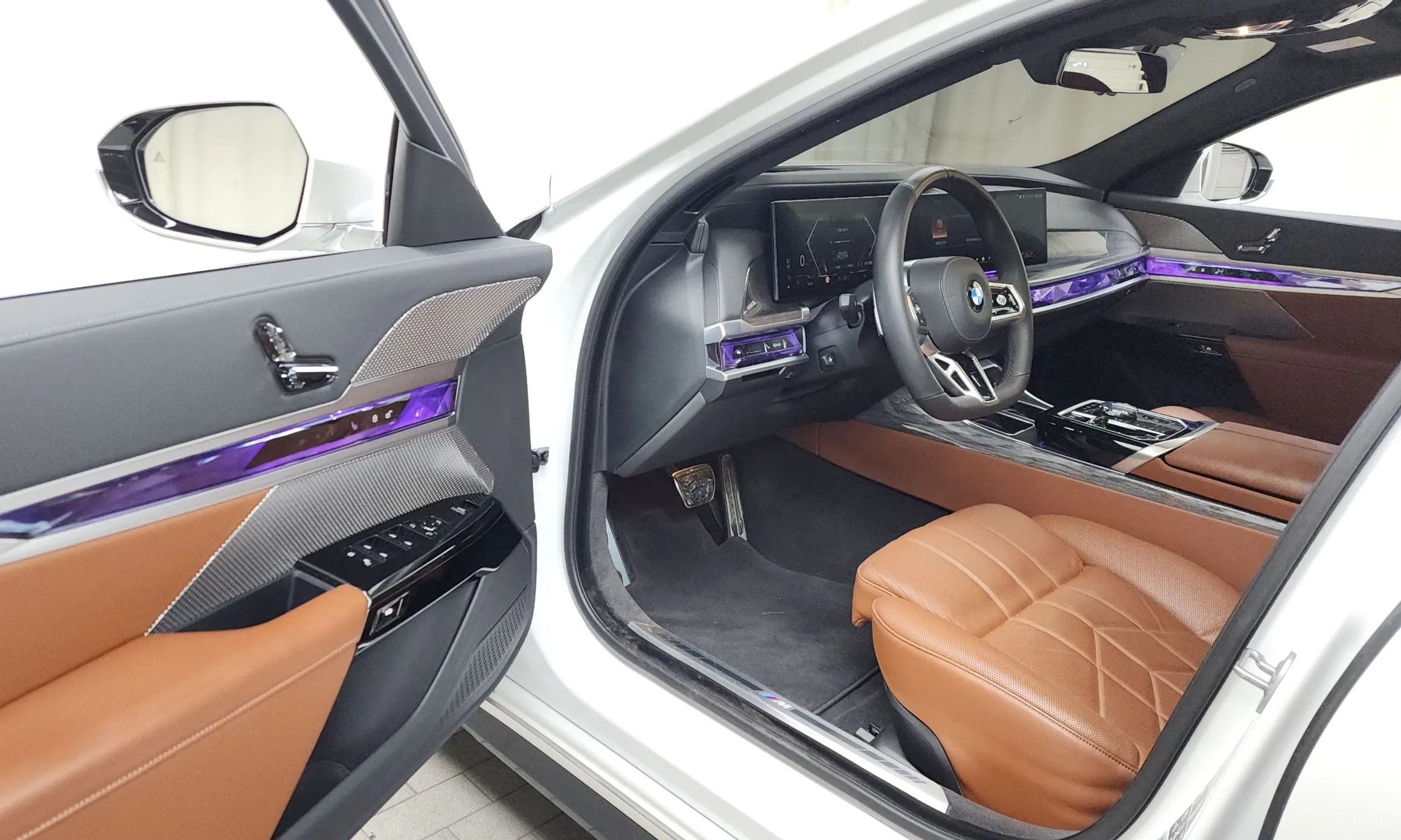 BMW 7 Series (G70) превью 10