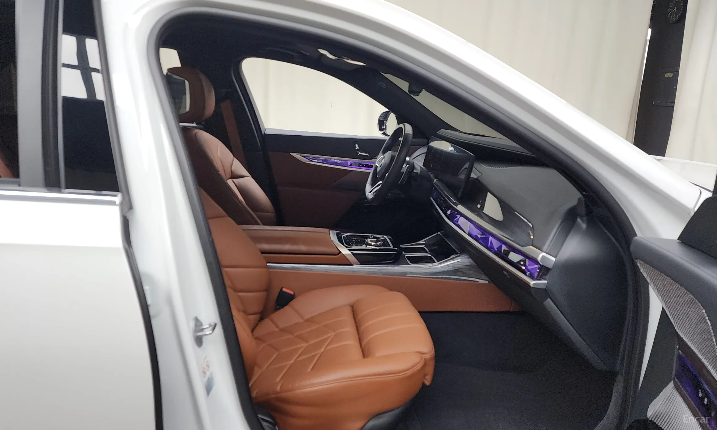 BMW 7 Series (G70) превью 11