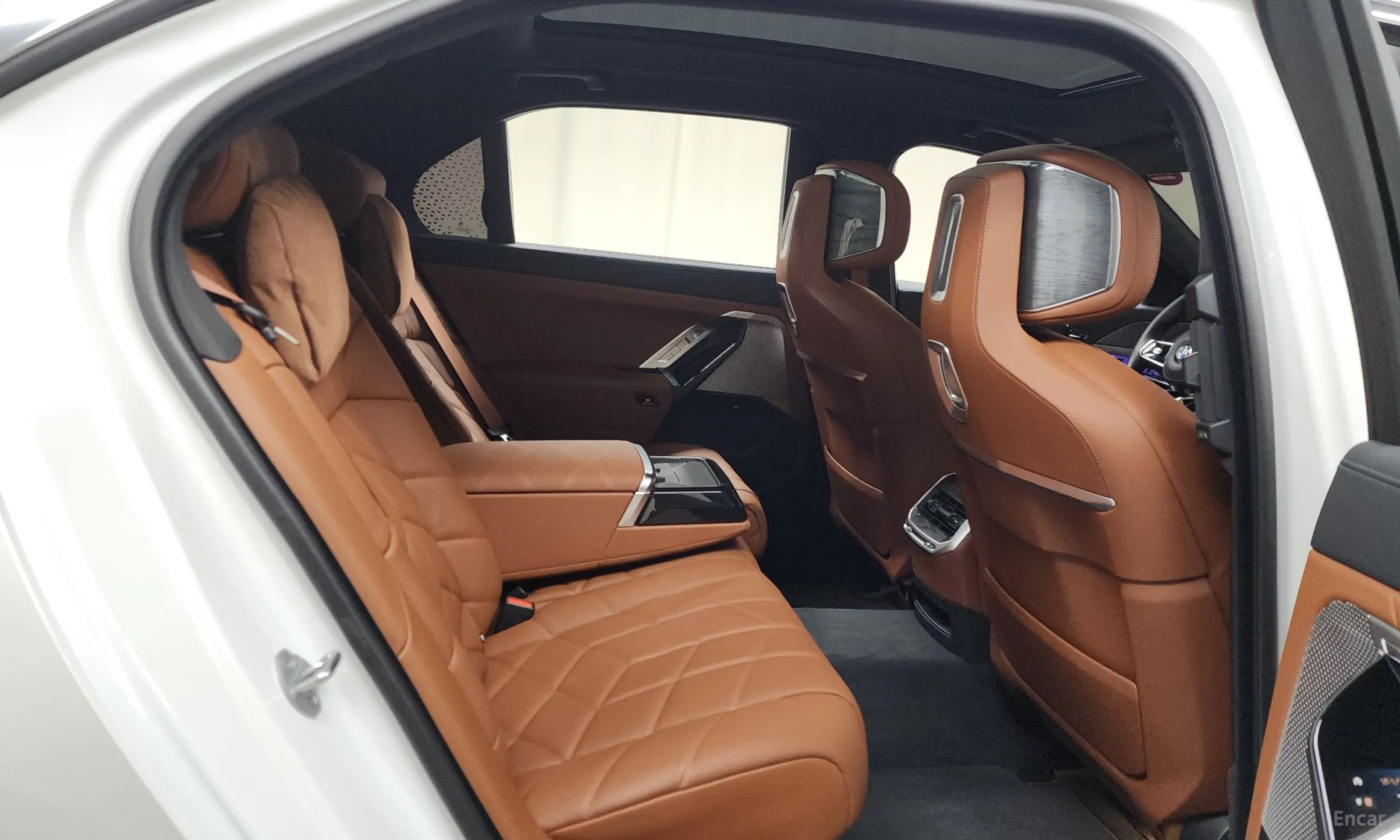 BMW 7 Series (G70) превью 12