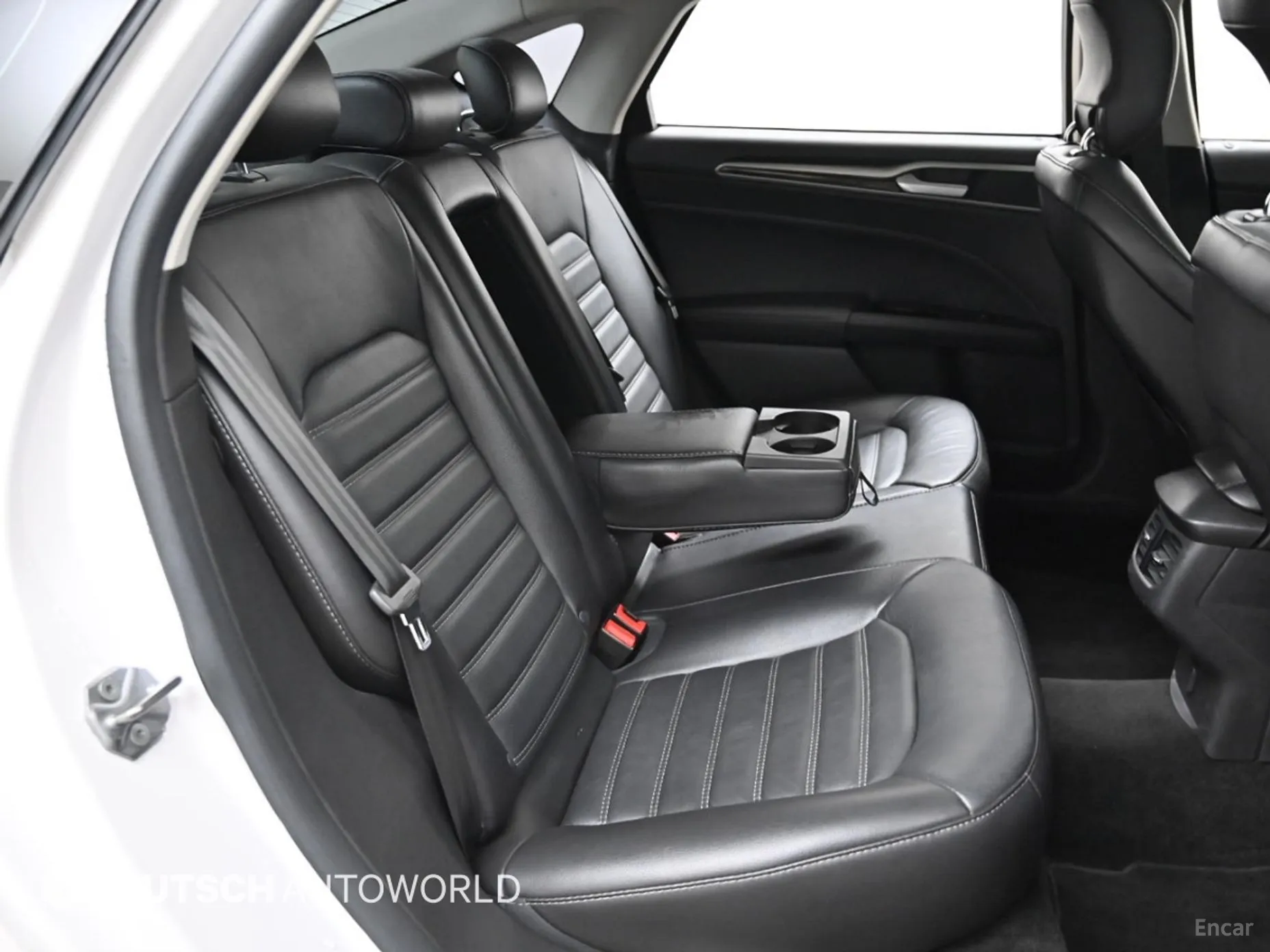 Ford Fusion превью 12