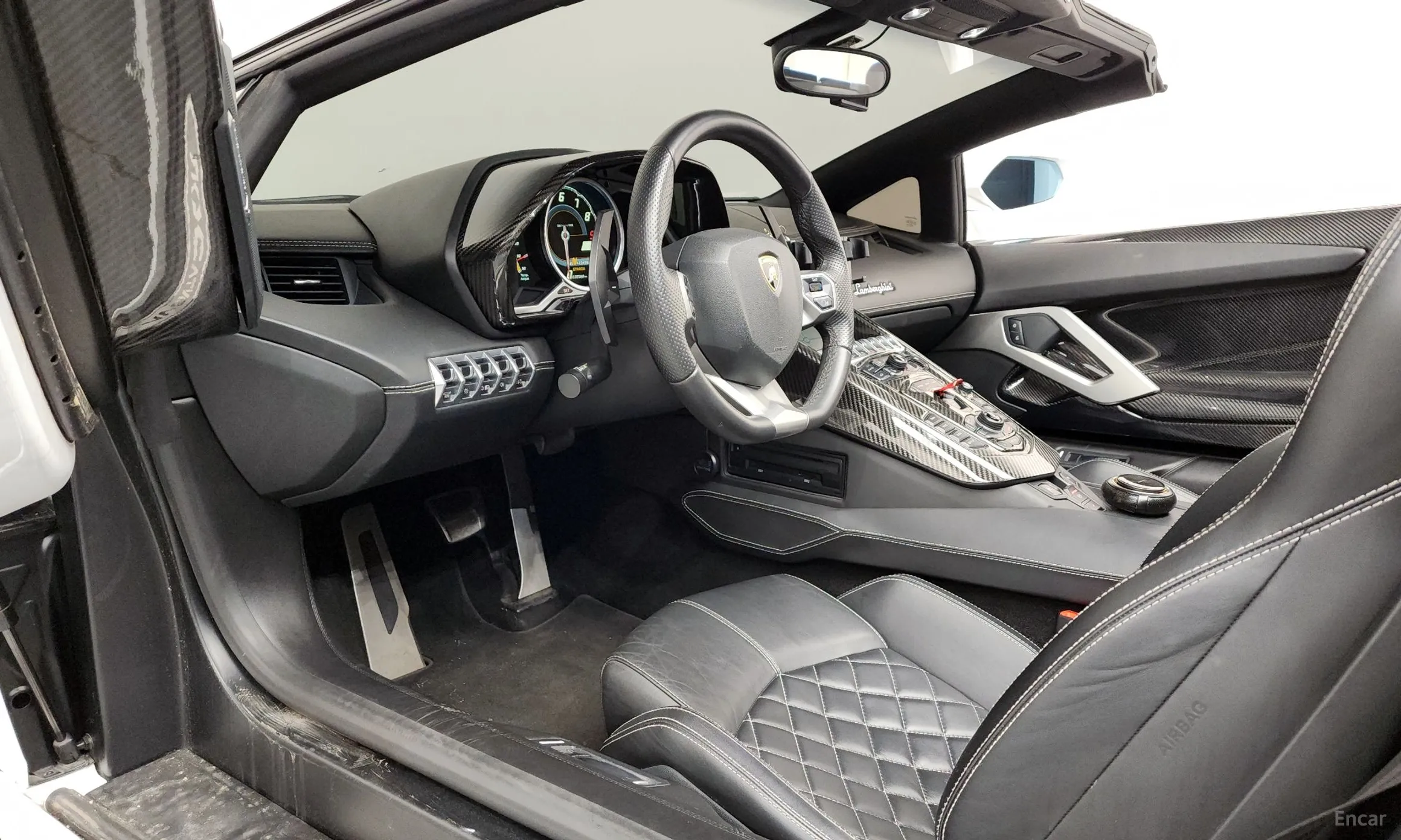 Lamborghini Aventador превью 10