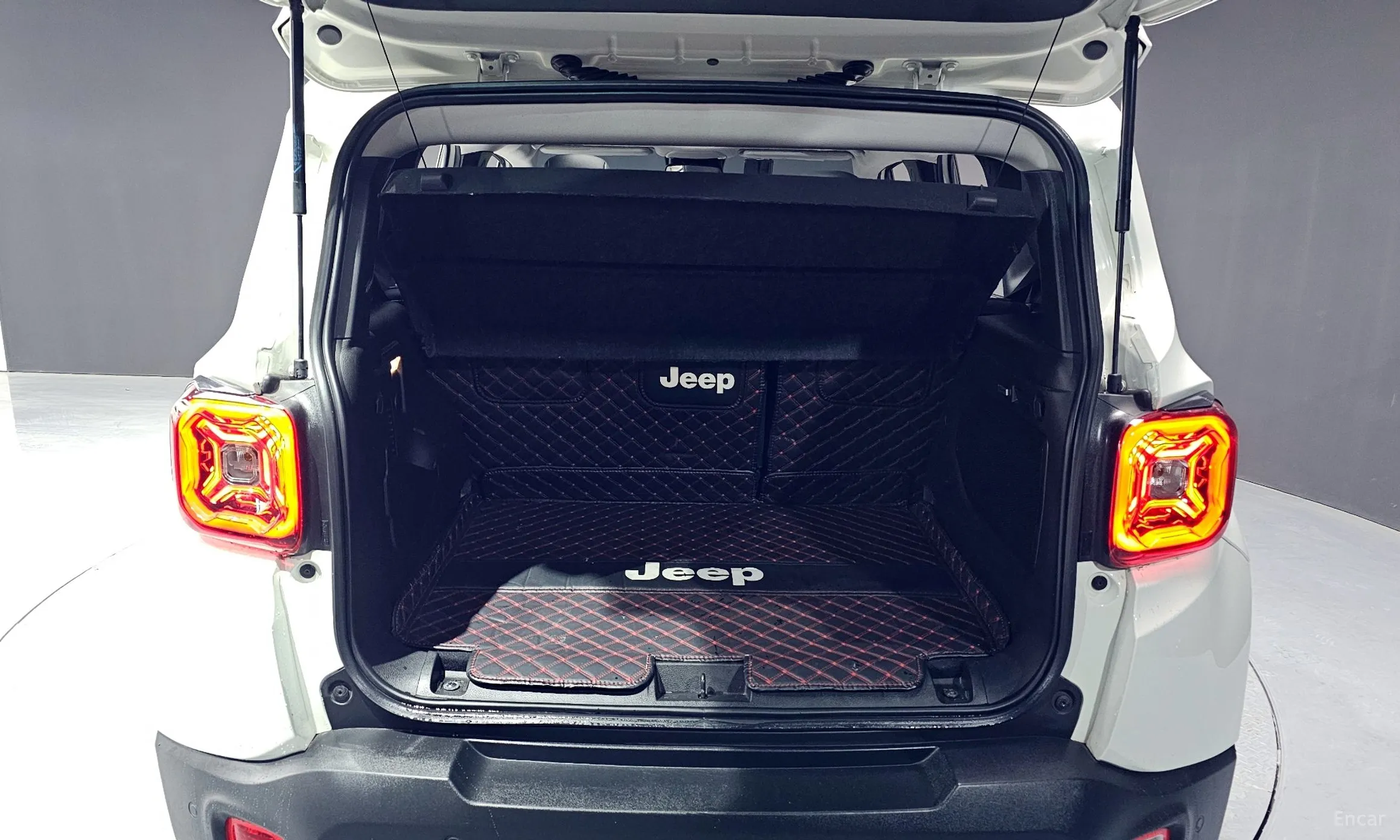 Jeep Renegade превью 20