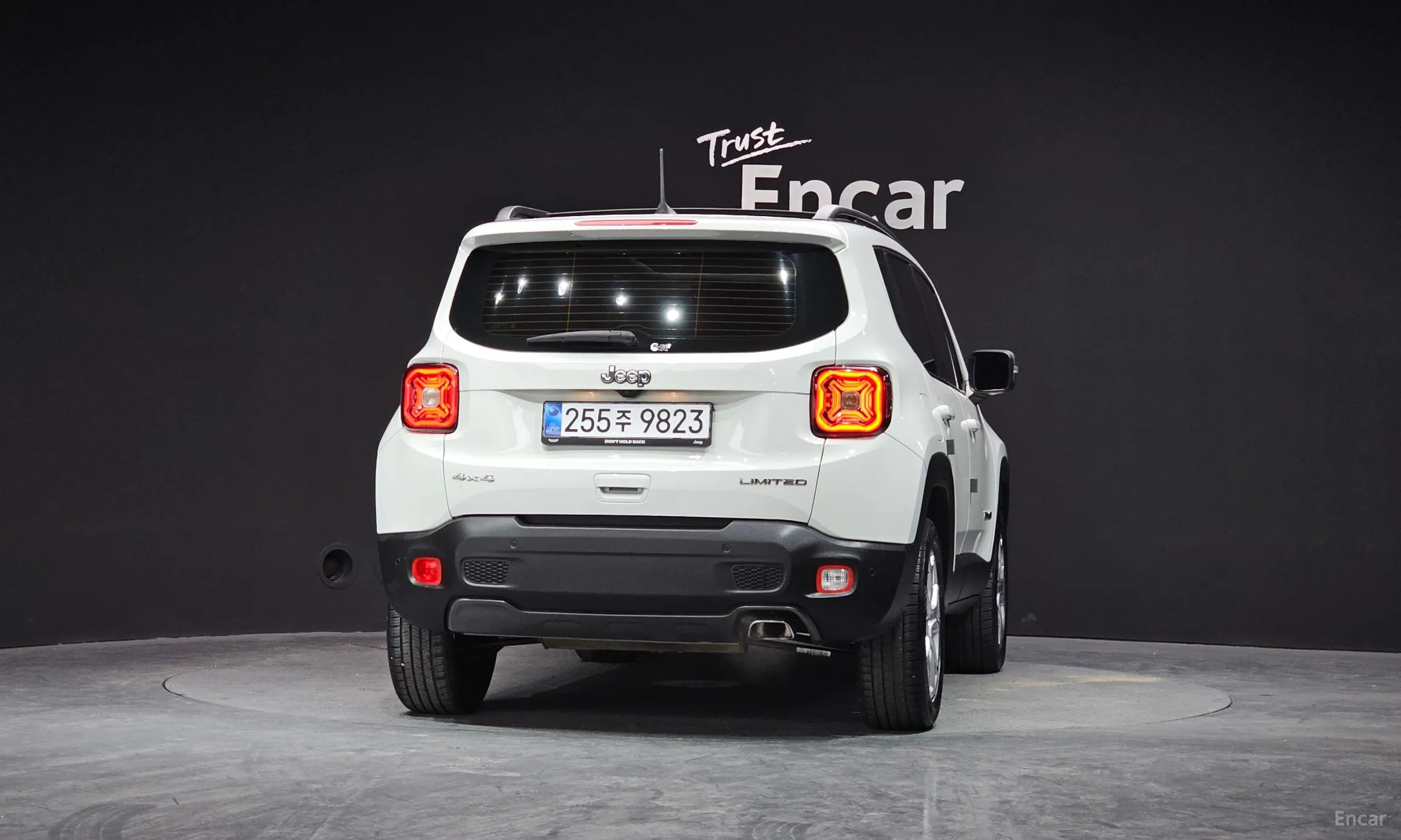 Jeep Renegade превью 4