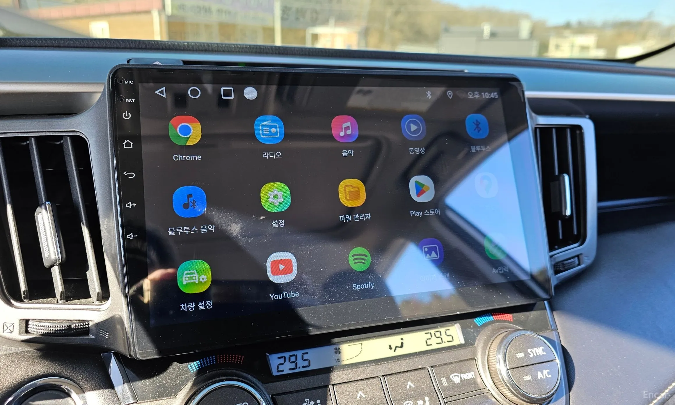 Toyota RAV4 превью 17