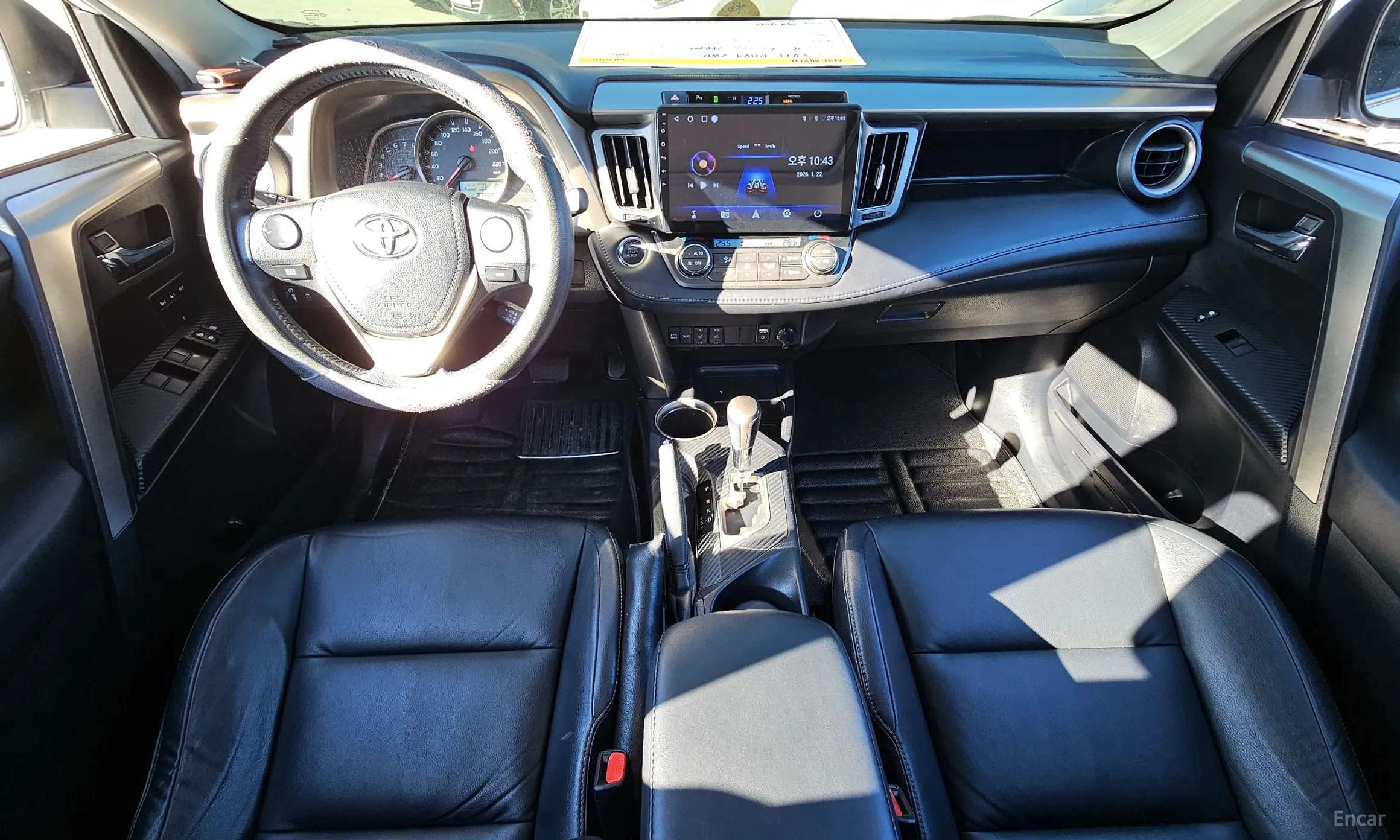 Toyota RAV4 превью 7