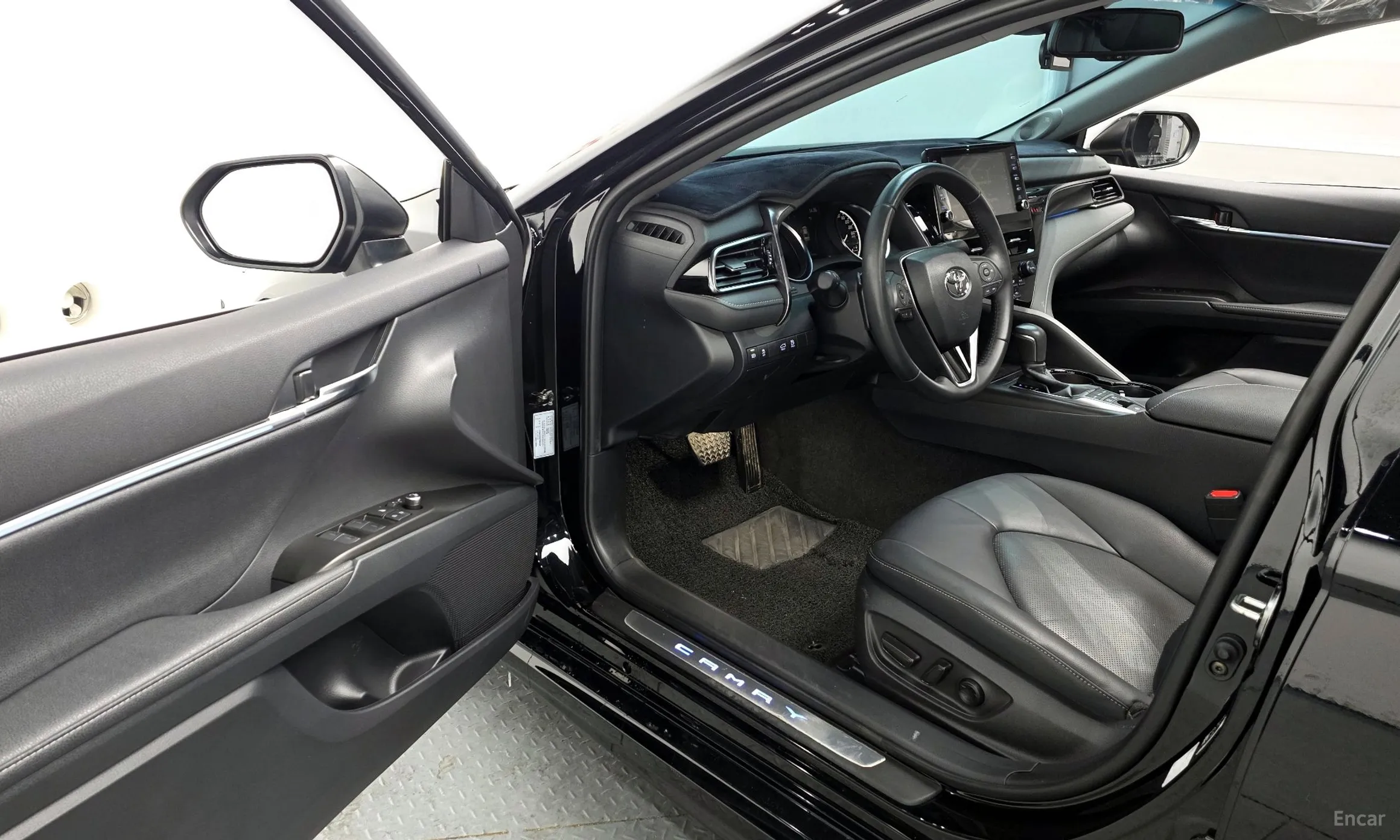 Toyota Camry (XV70) превью 10