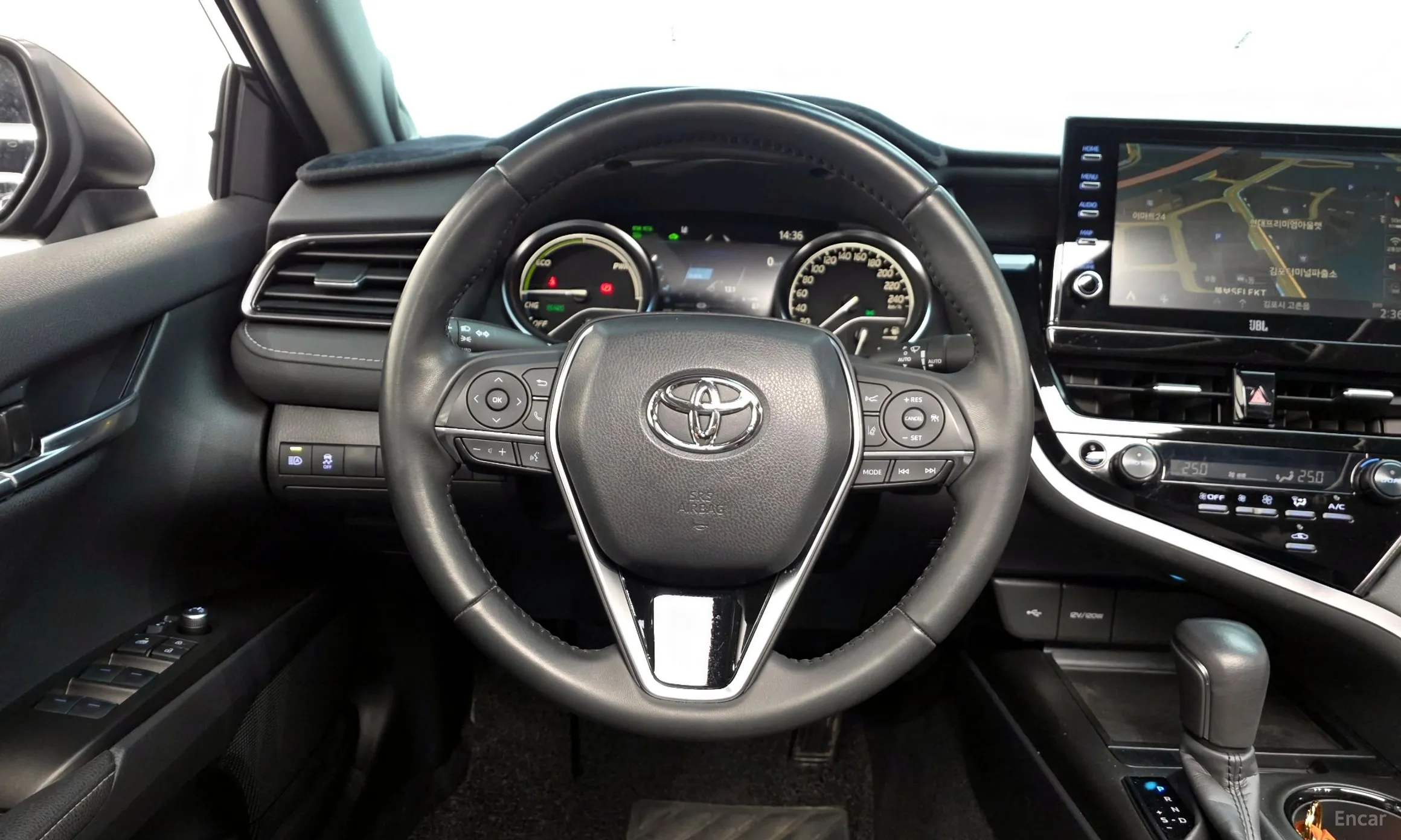 Toyota Camry (XV70) превью 13