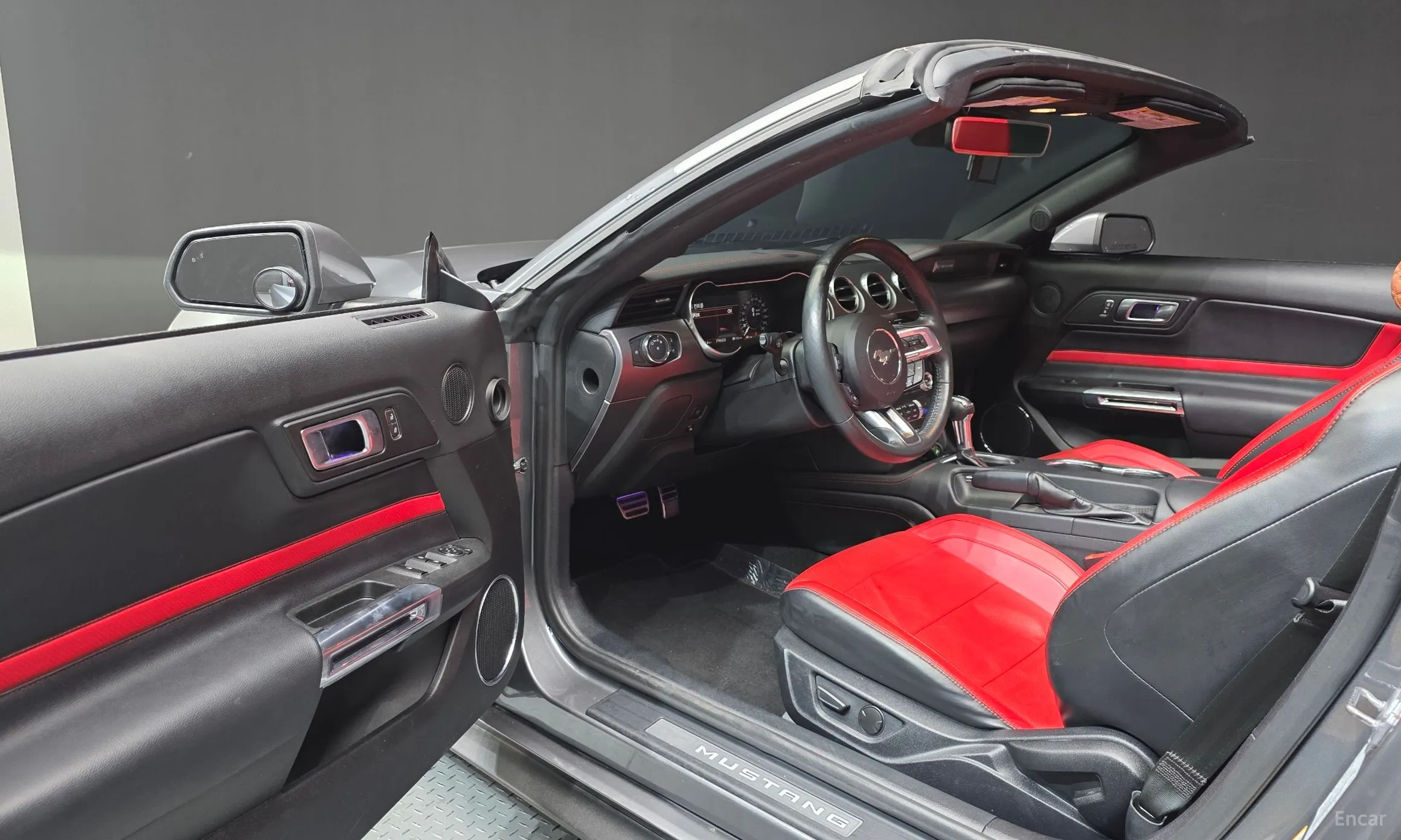 Ford Mustang превью 10