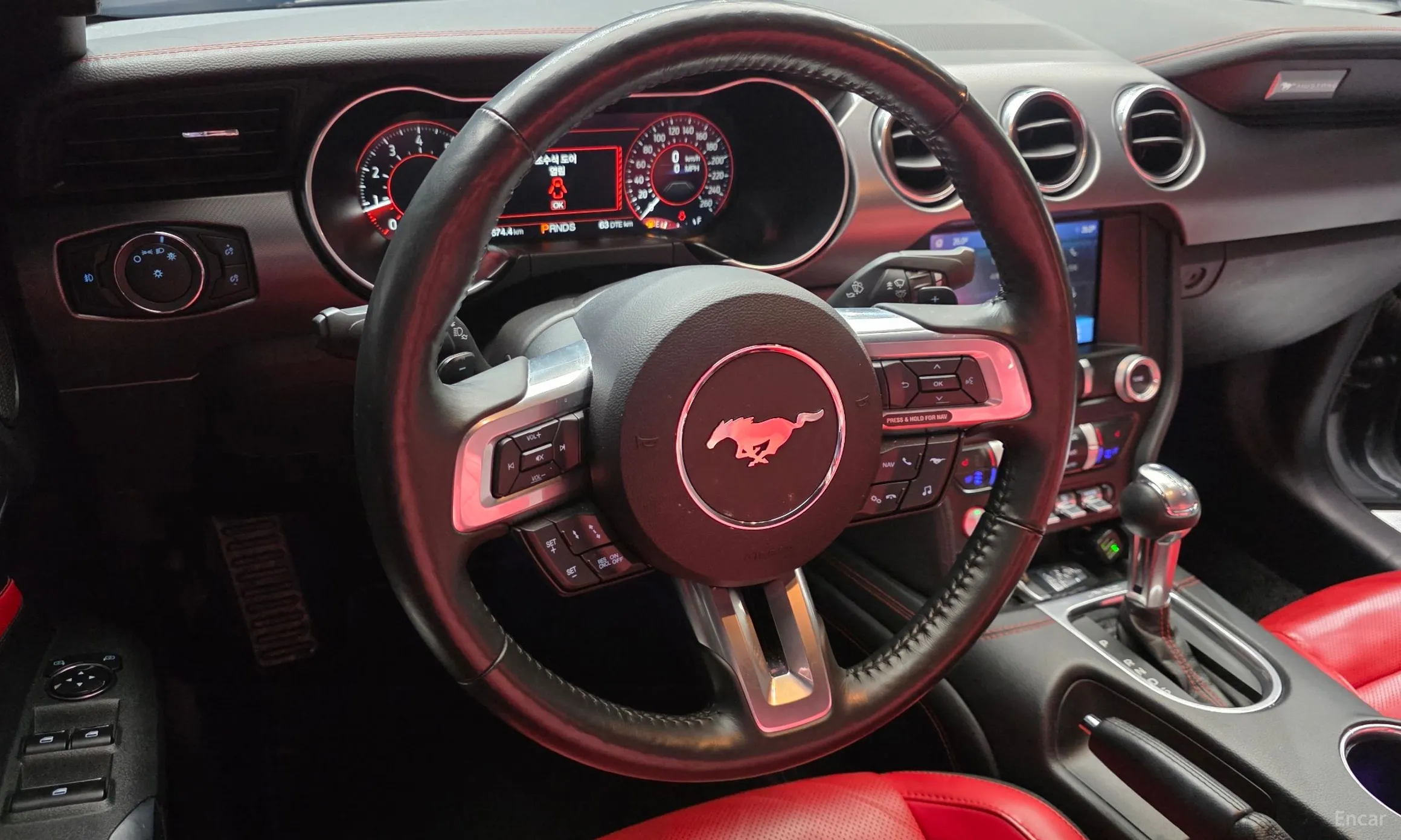 Ford Mustang превью 13