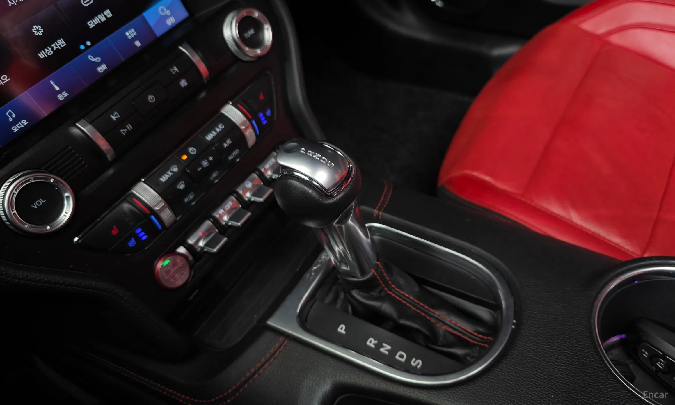 Ford Mustang превью 9