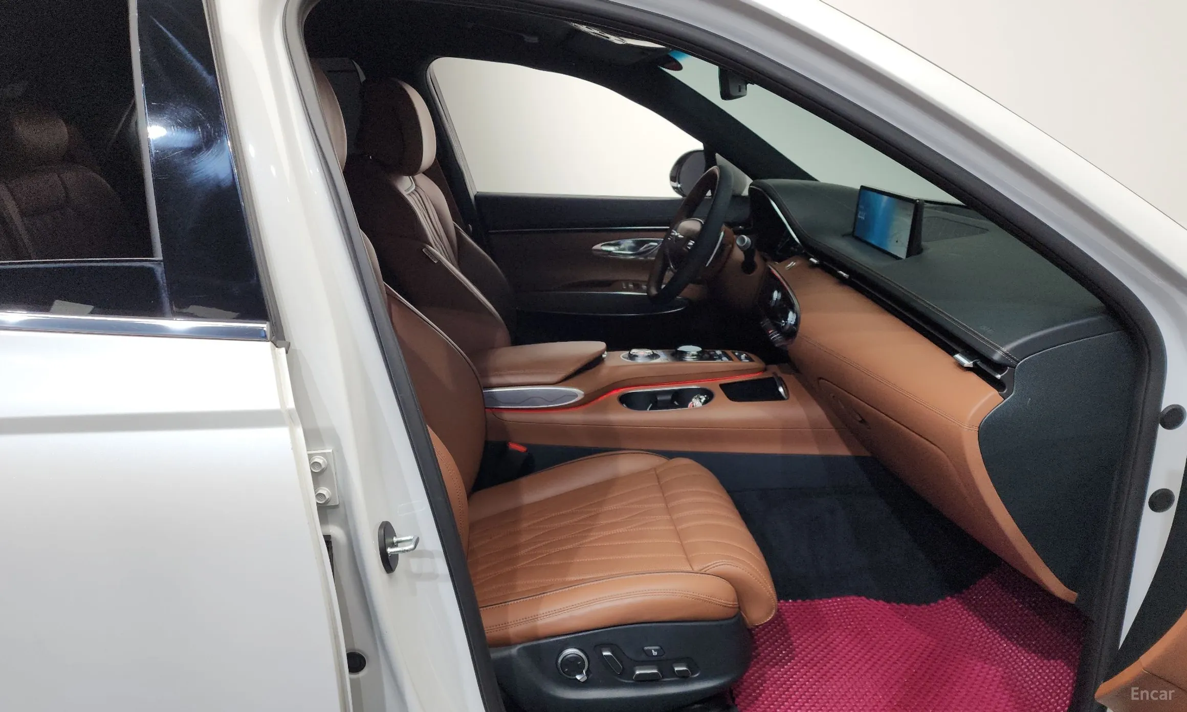 Genesis GV70 превью 11