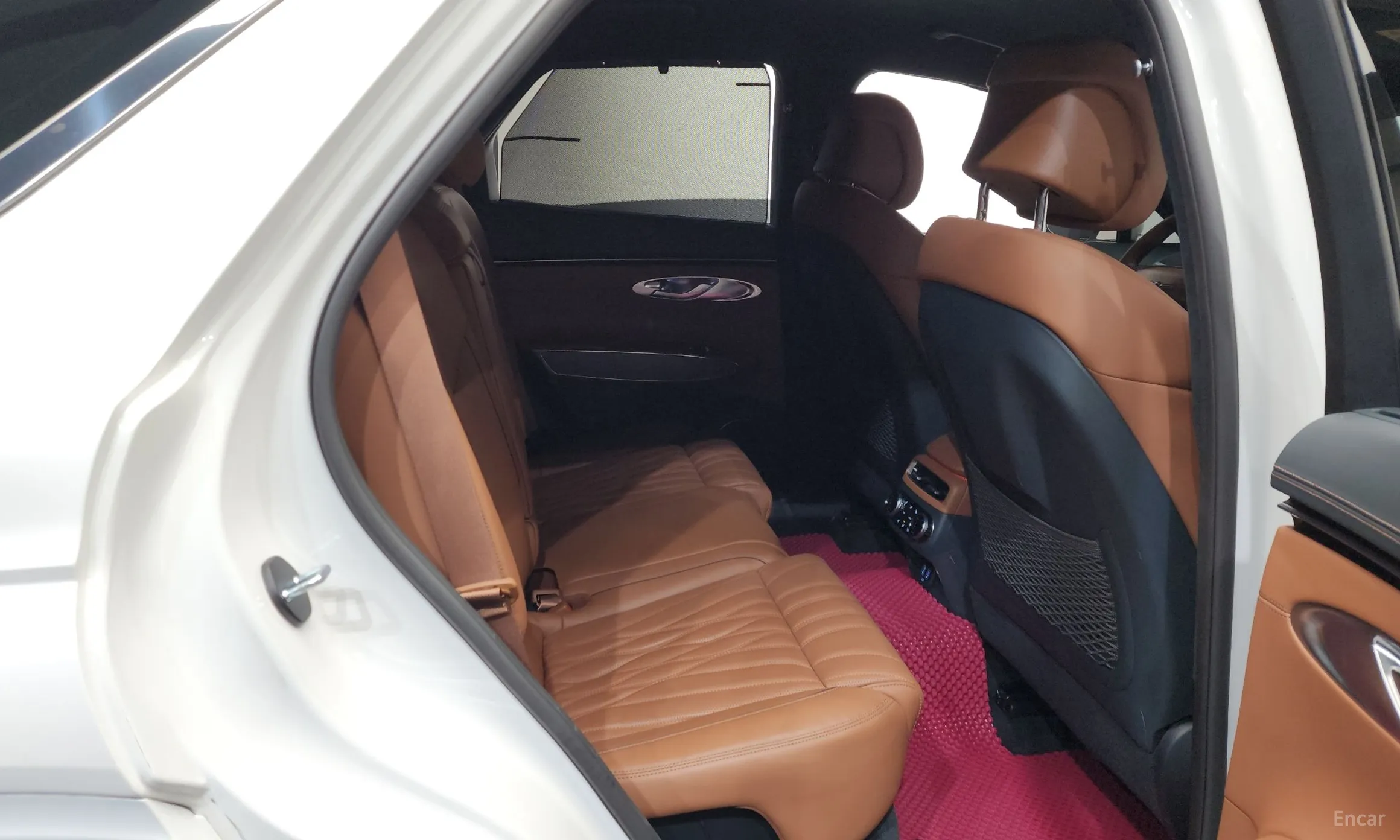 Genesis GV70 превью 12