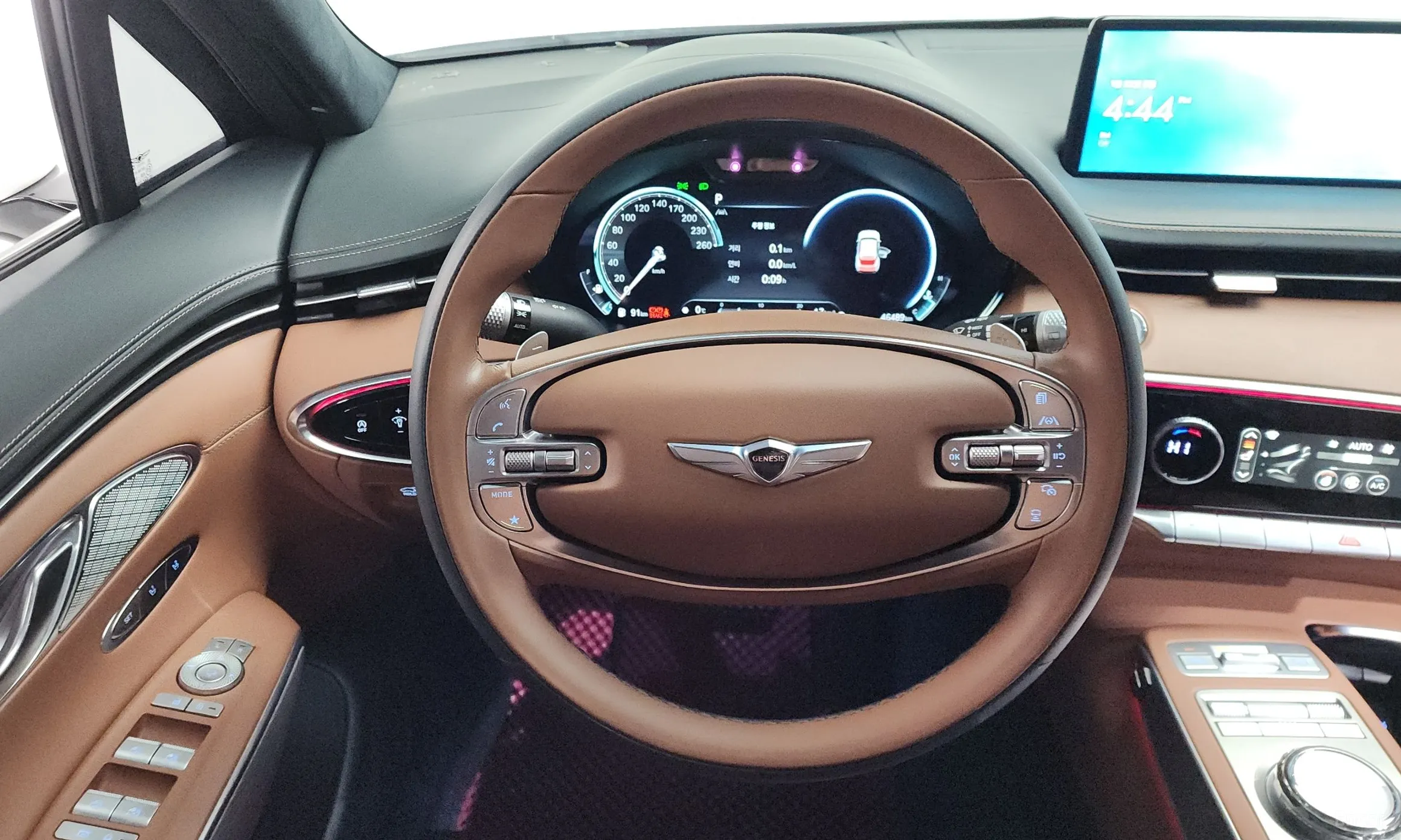 Genesis GV70 превью 13