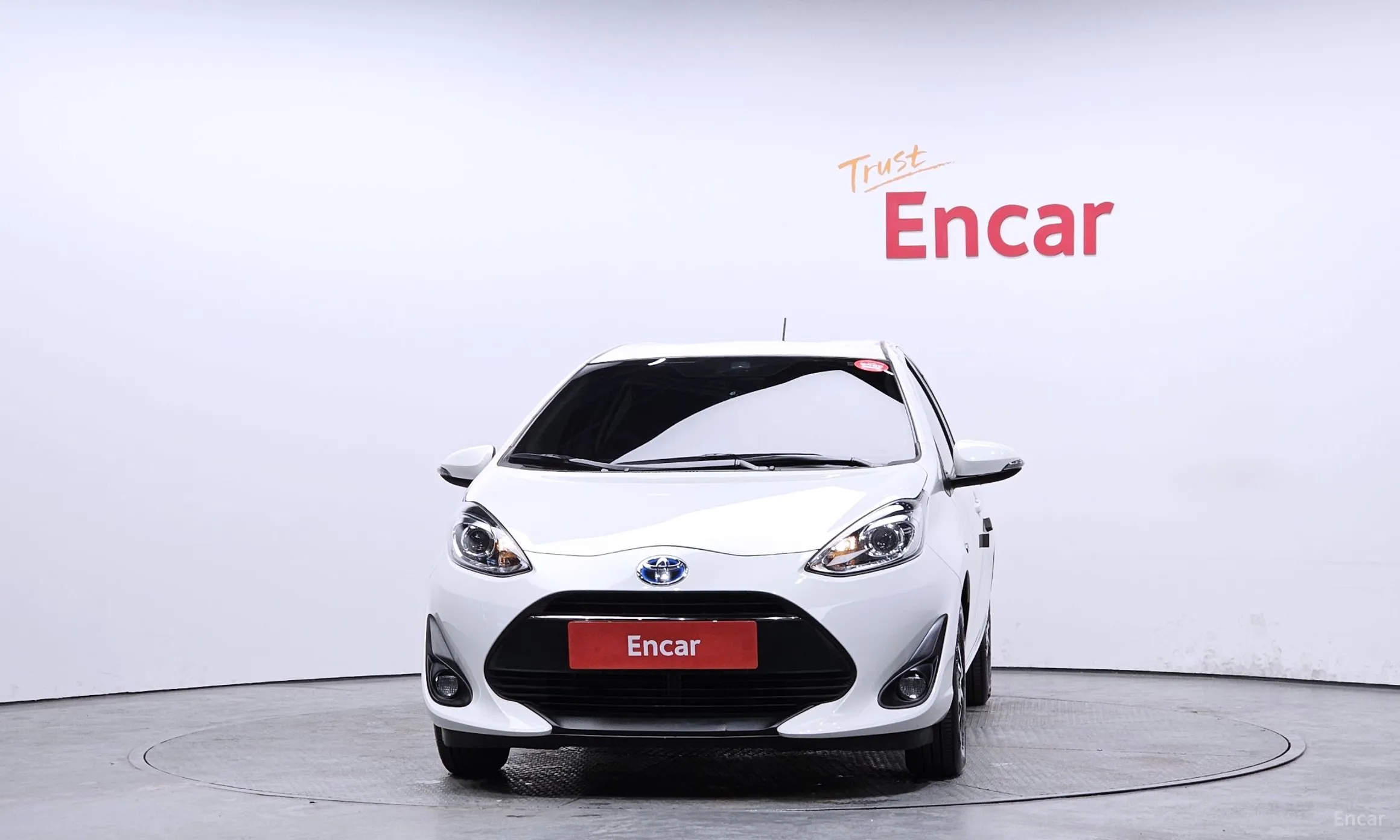 Toyota Prius C превью 3