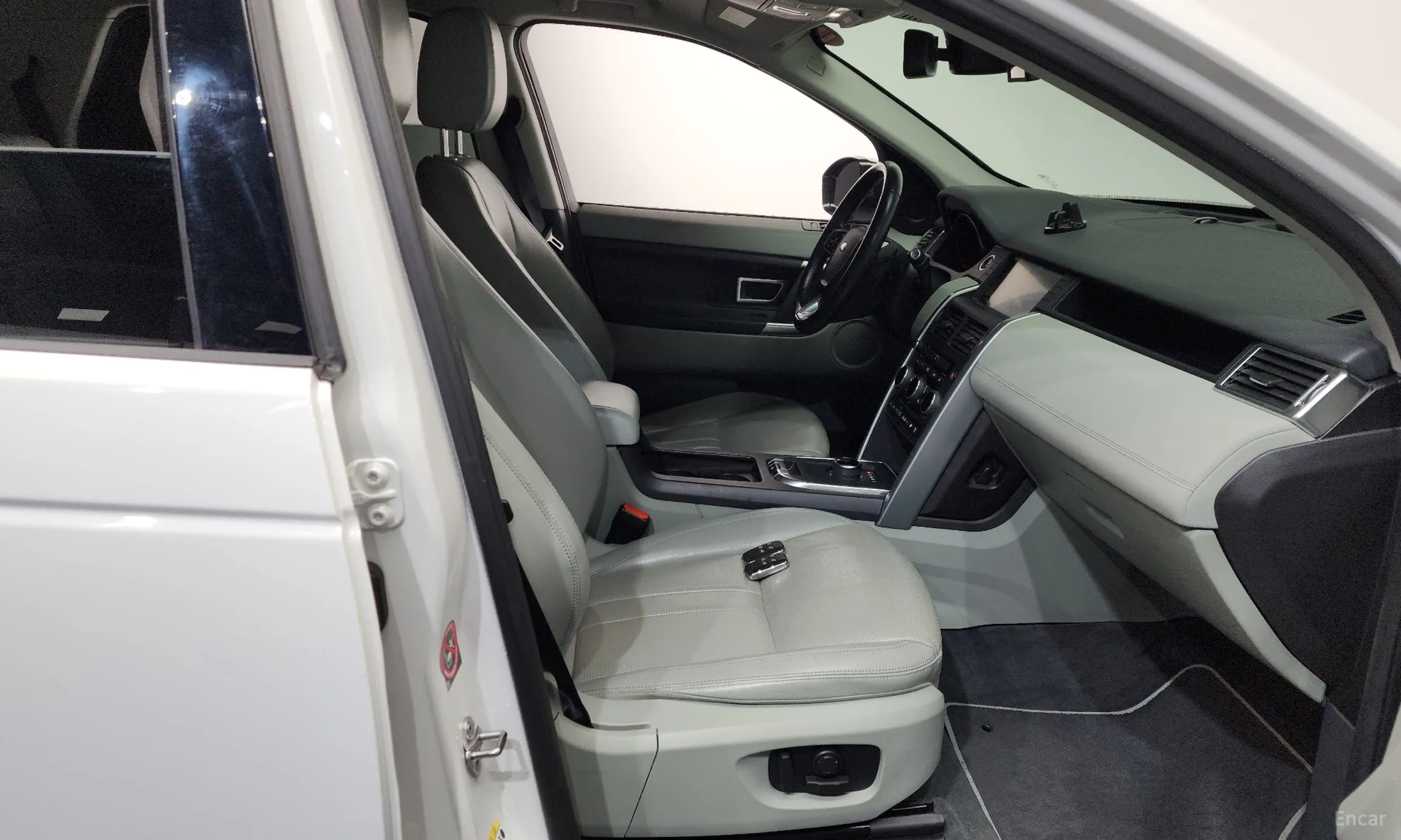Land Rover Discovery Sports превью 11