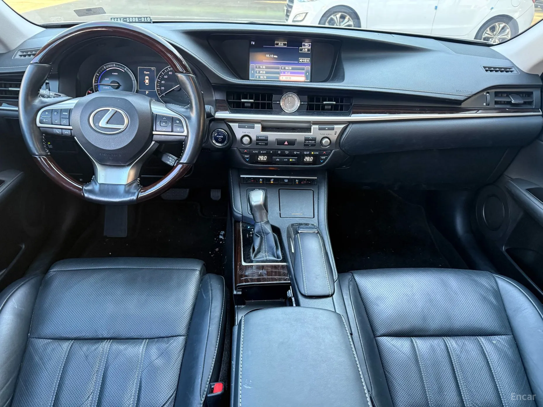 Lexus New ES300h превью 4