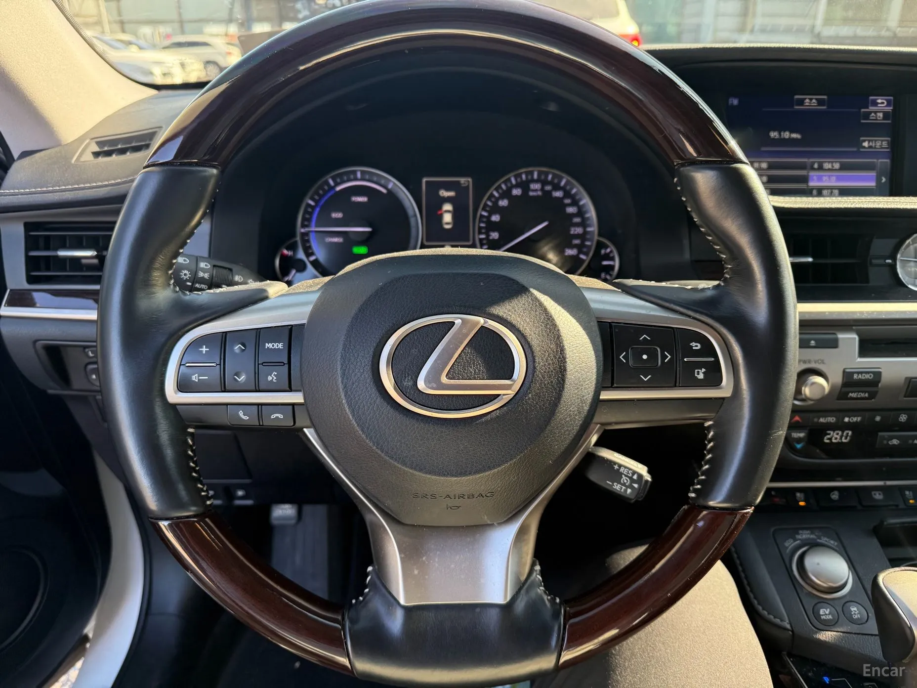 Lexus New ES300h превью 5