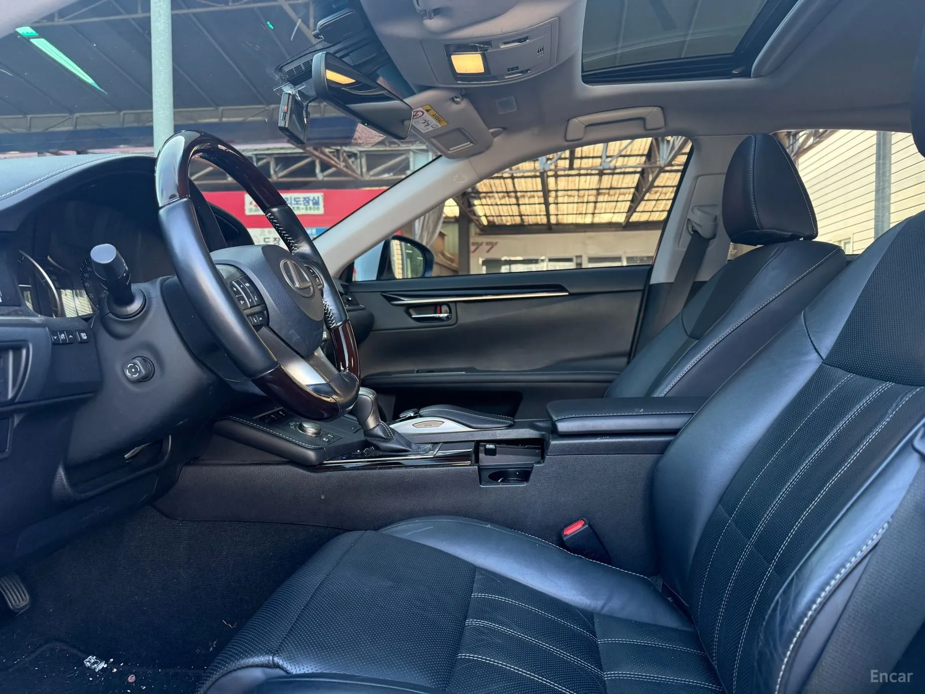 Lexus New ES300h превью 7