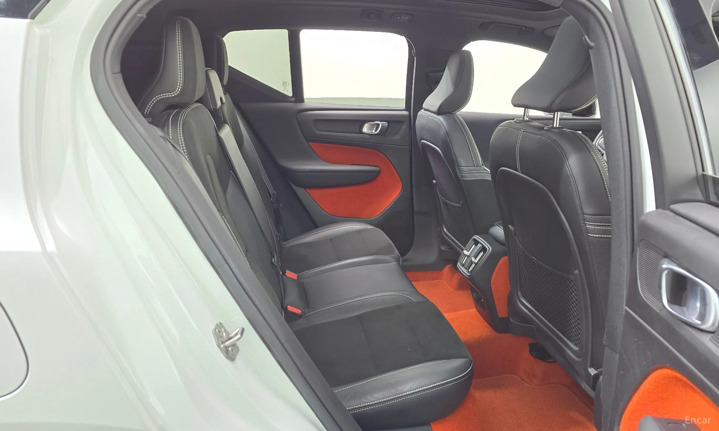 Volvo XC40 превью 12