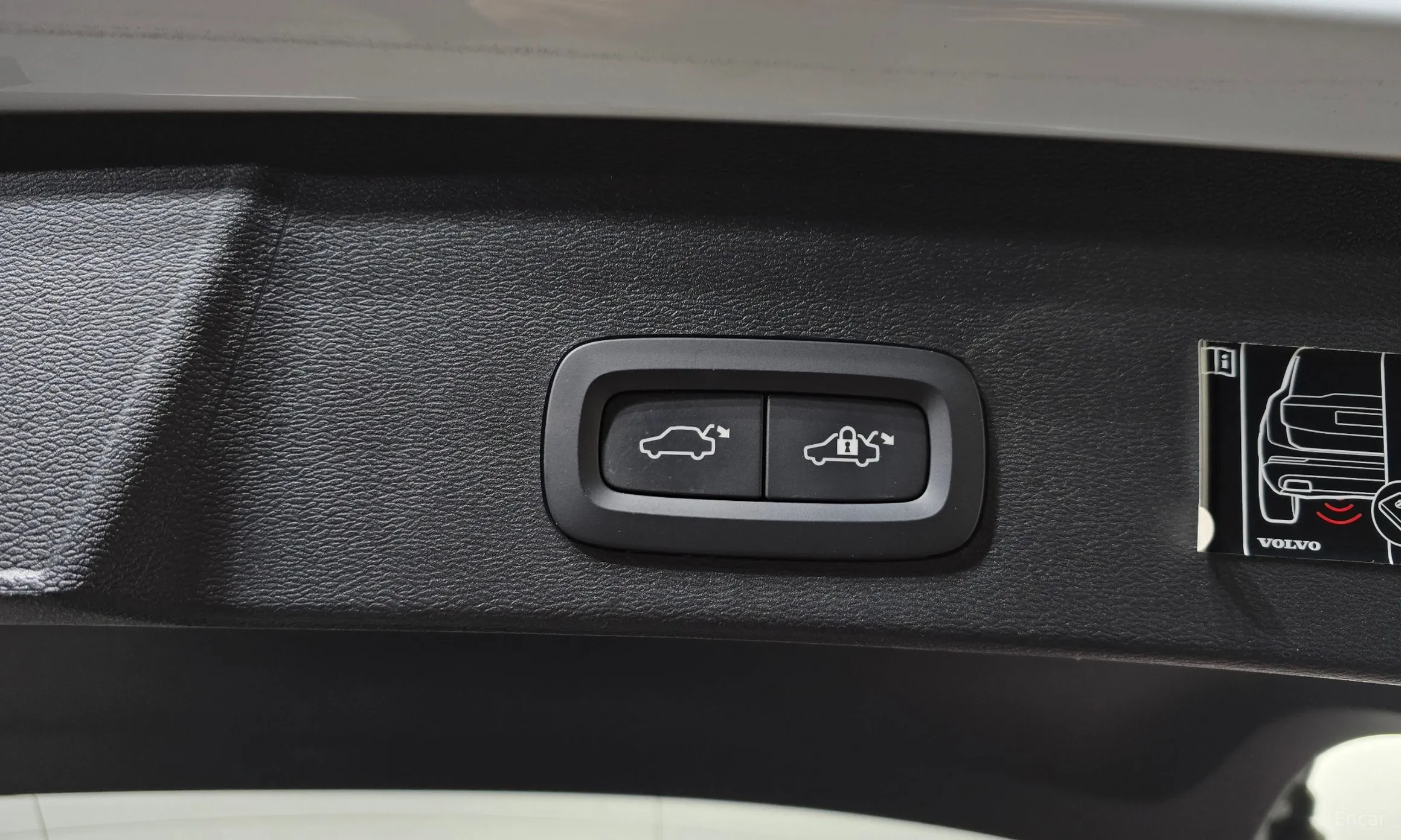 Volvo XC40 превью 20