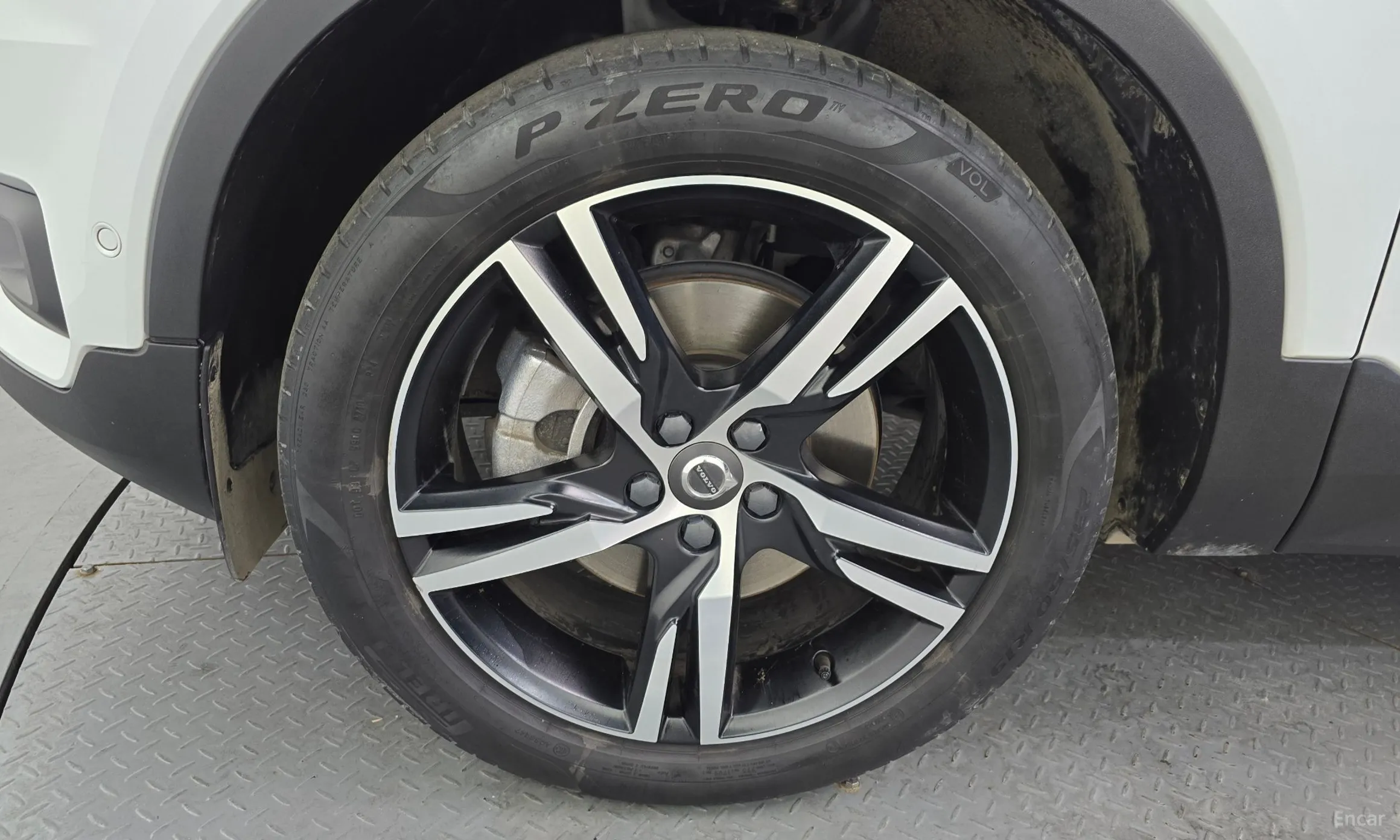 Volvo XC40 превью 5