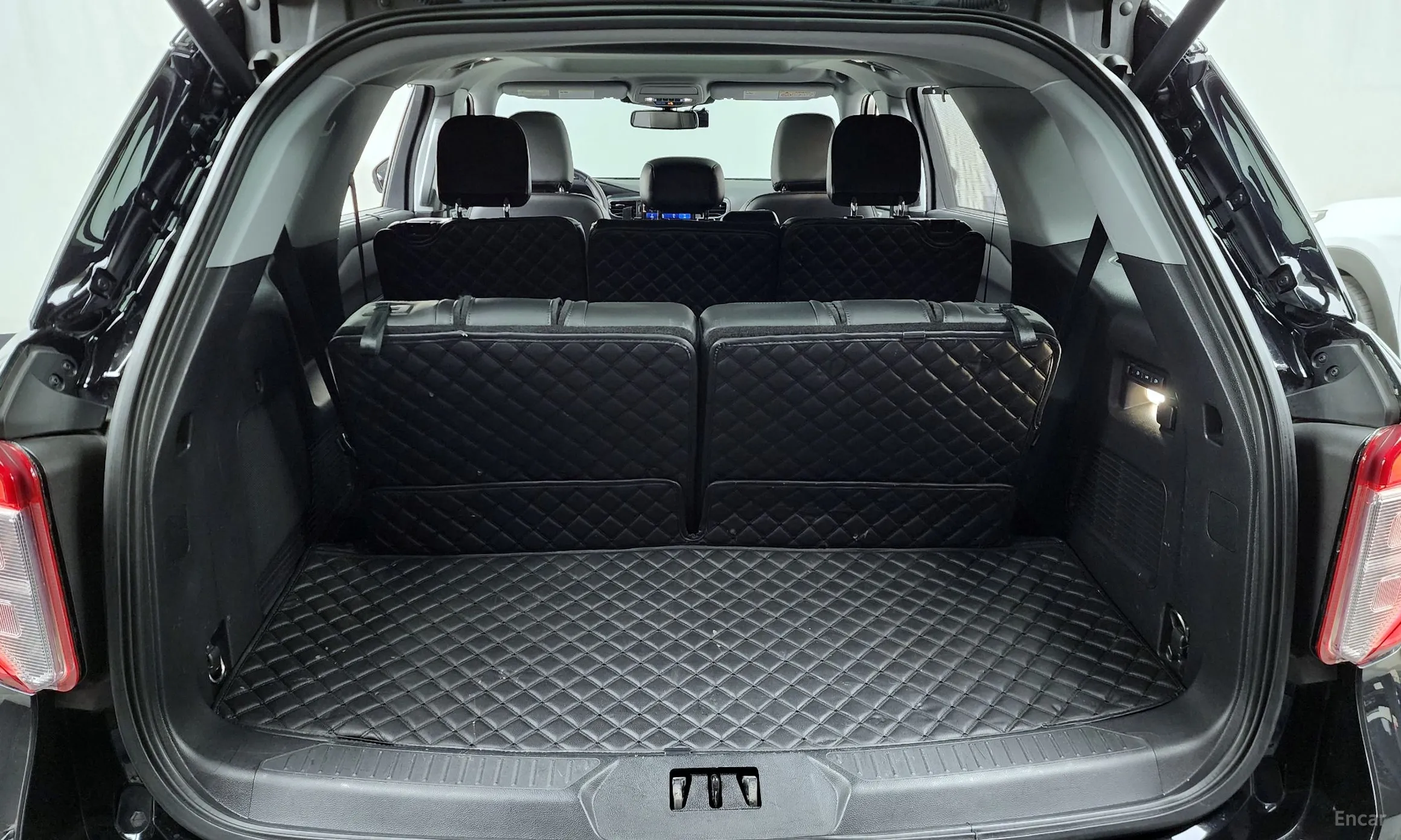 Ford Explorer 6th Generation превью 20