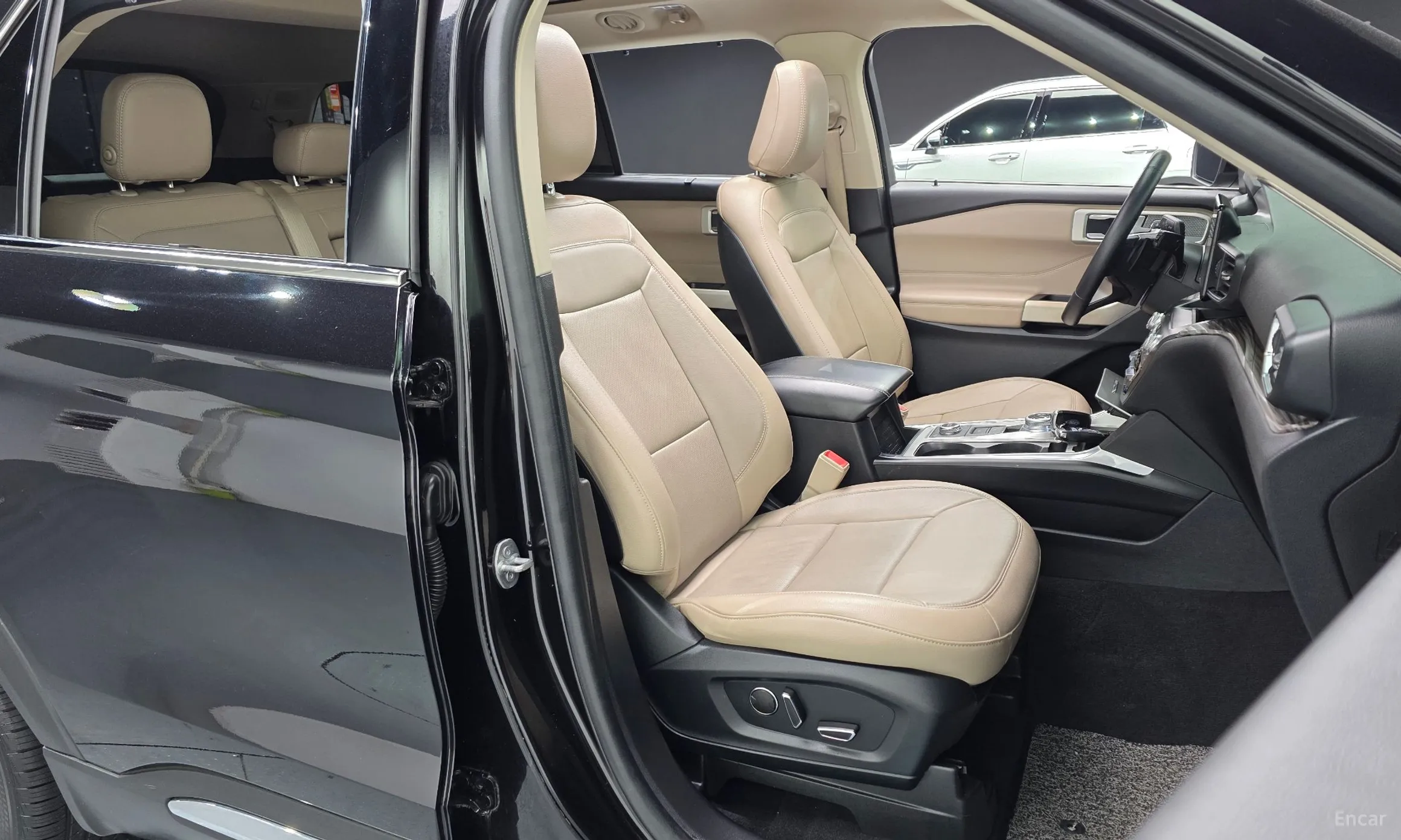 Ford Explorer 6th Generation превью 10
