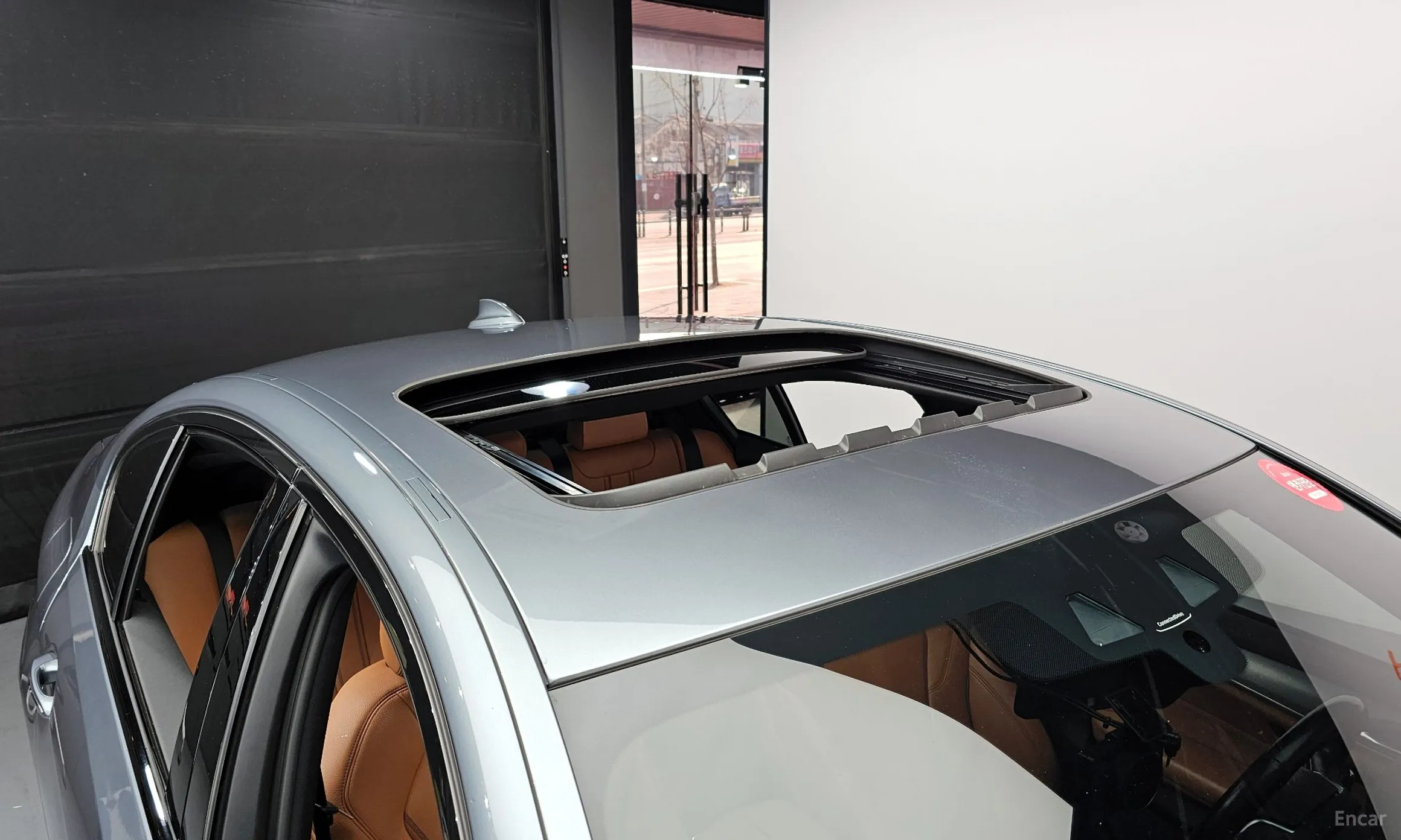 BMW 5 Series (G30) превью 16
