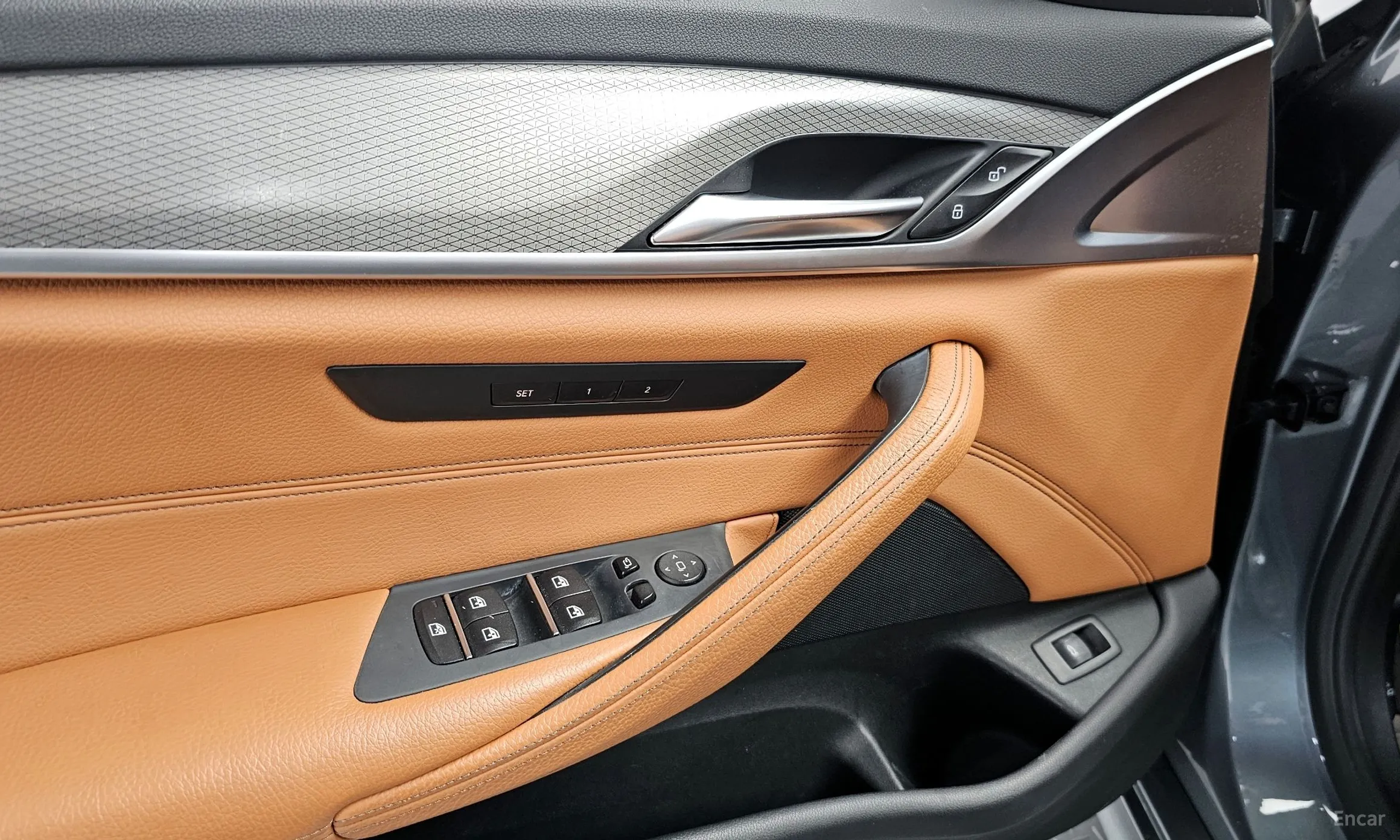 BMW 5 Series (G30) превью 18