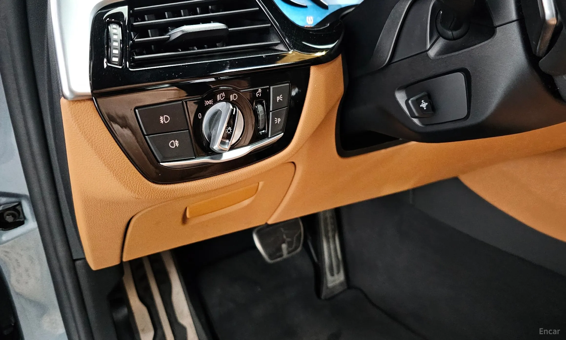 BMW 5 Series (G30) превью 19