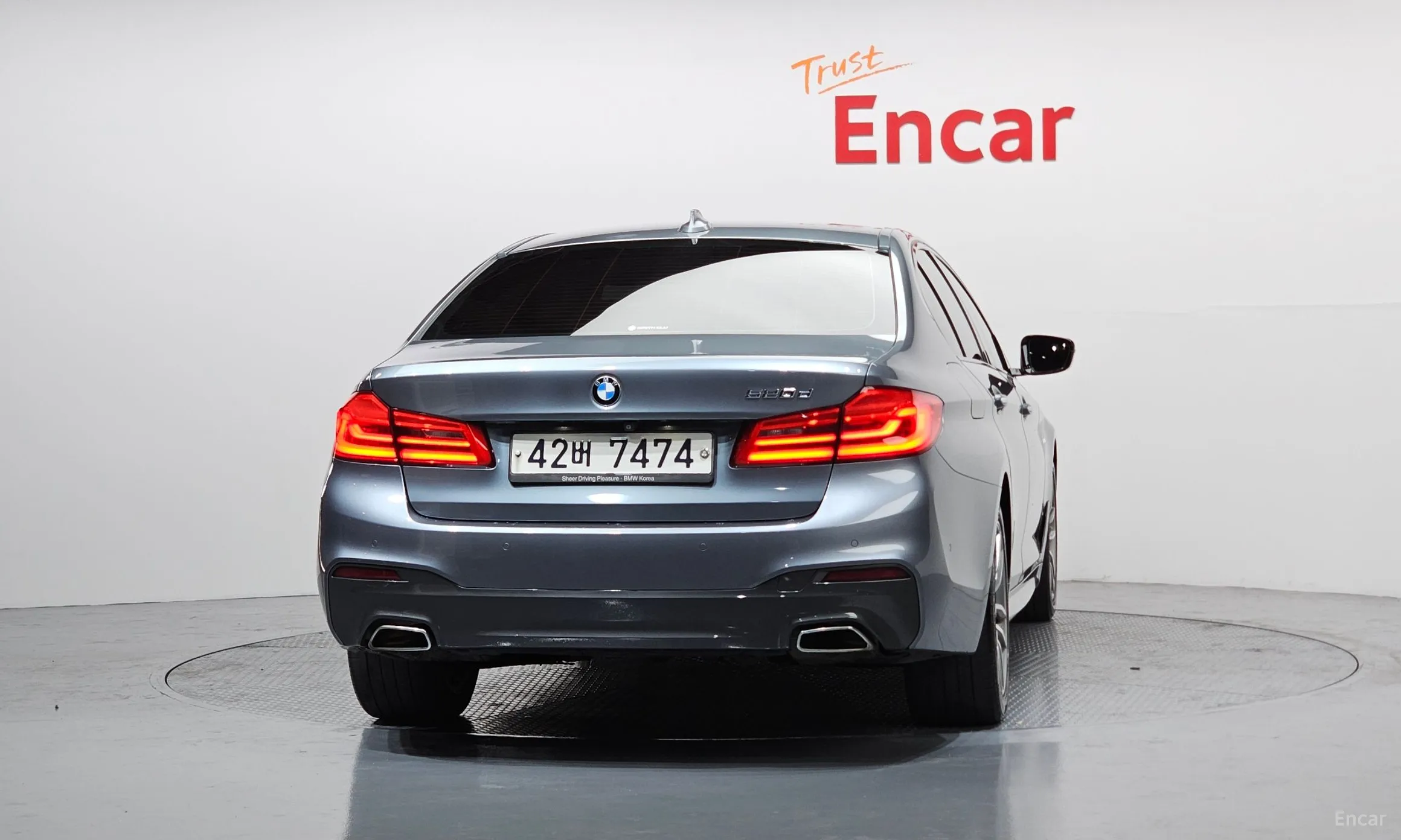 BMW 5 Series (G30) превью 4