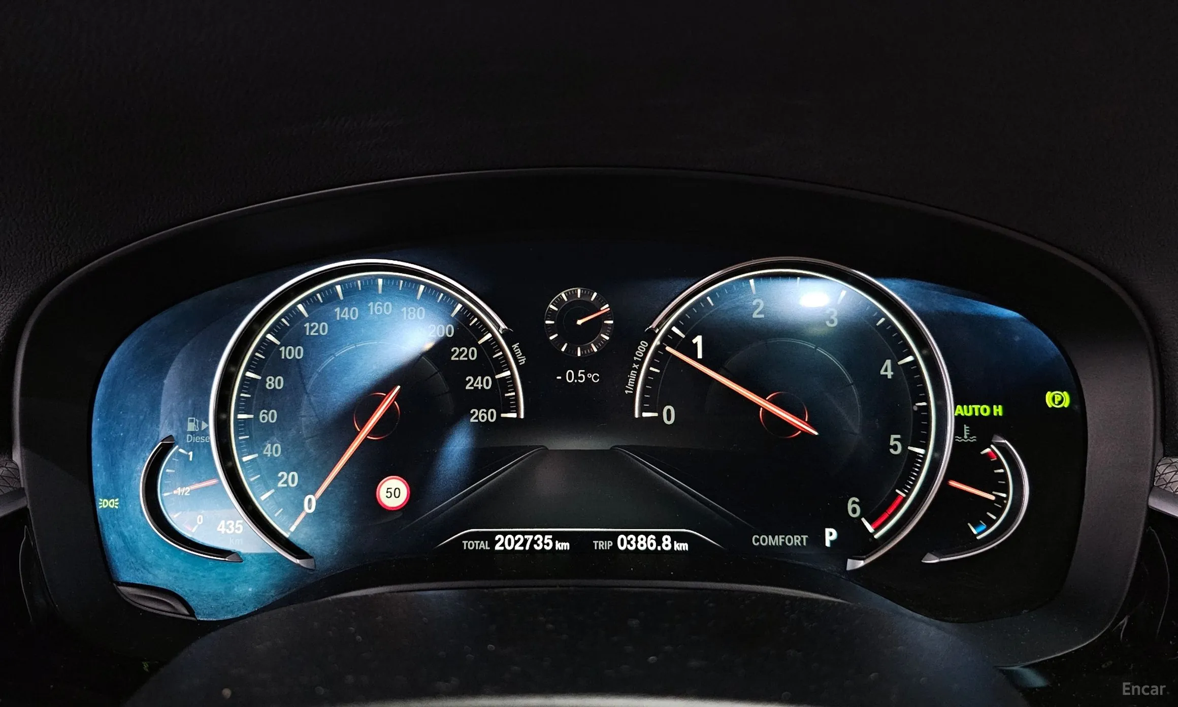 BMW 5 Series (G30) превью 8
