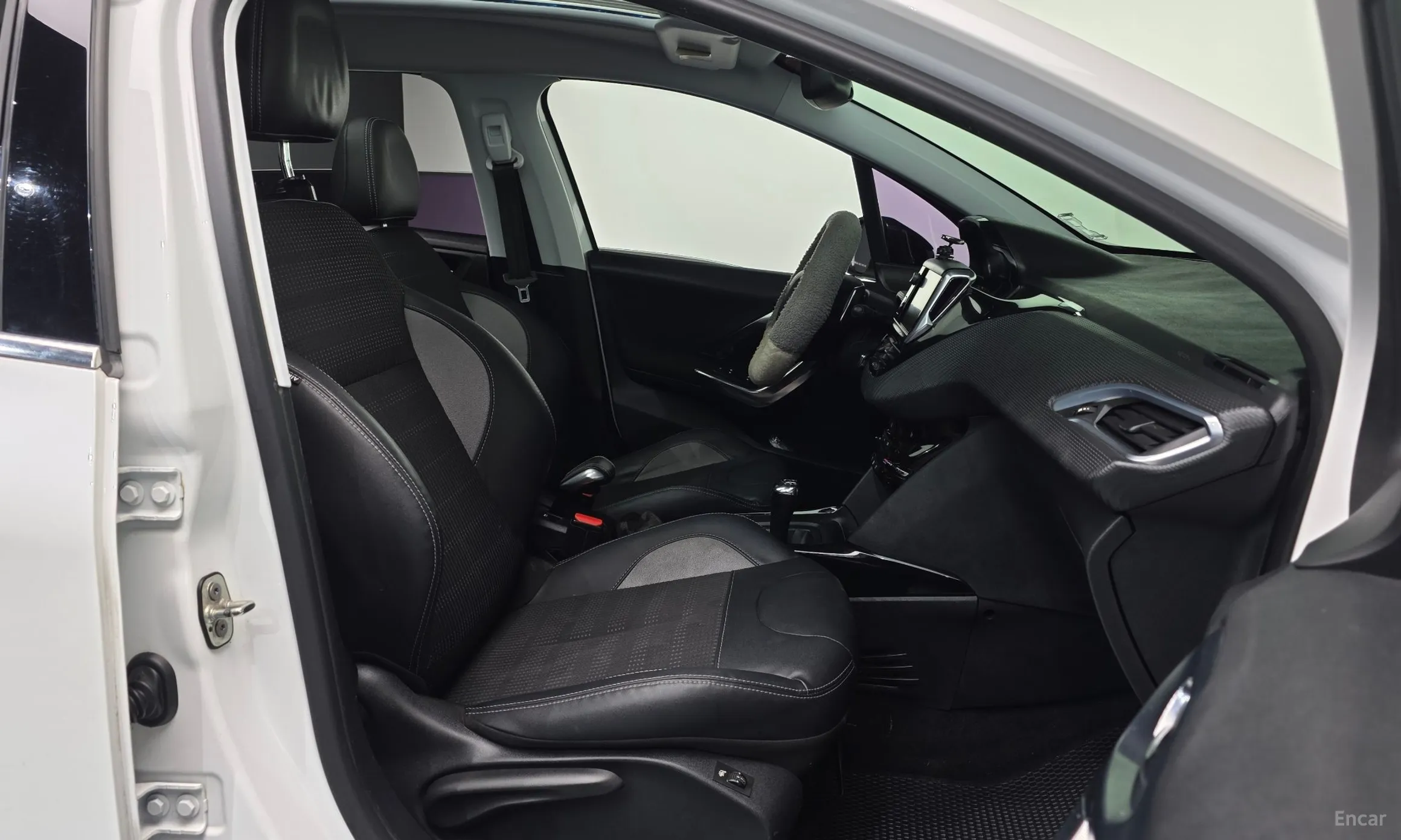 Peugeot 2008. превью 10