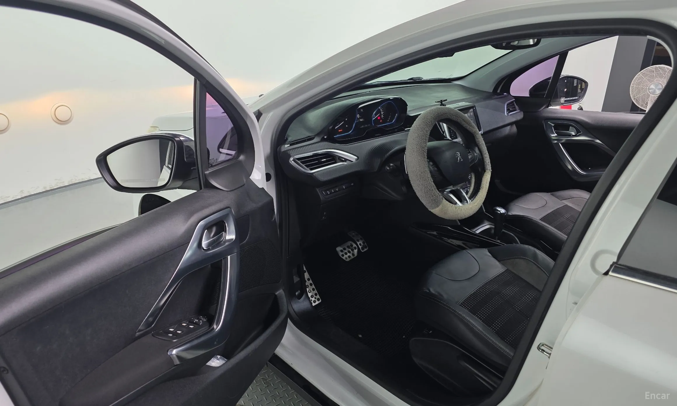 Peugeot 2008. превью 11