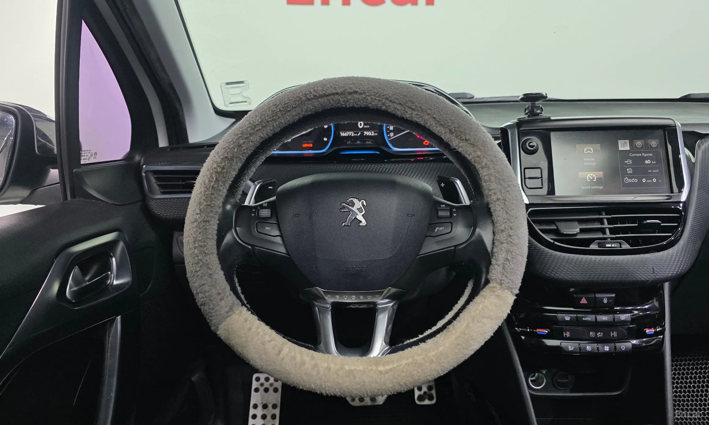 Peugeot 2008. превью 13