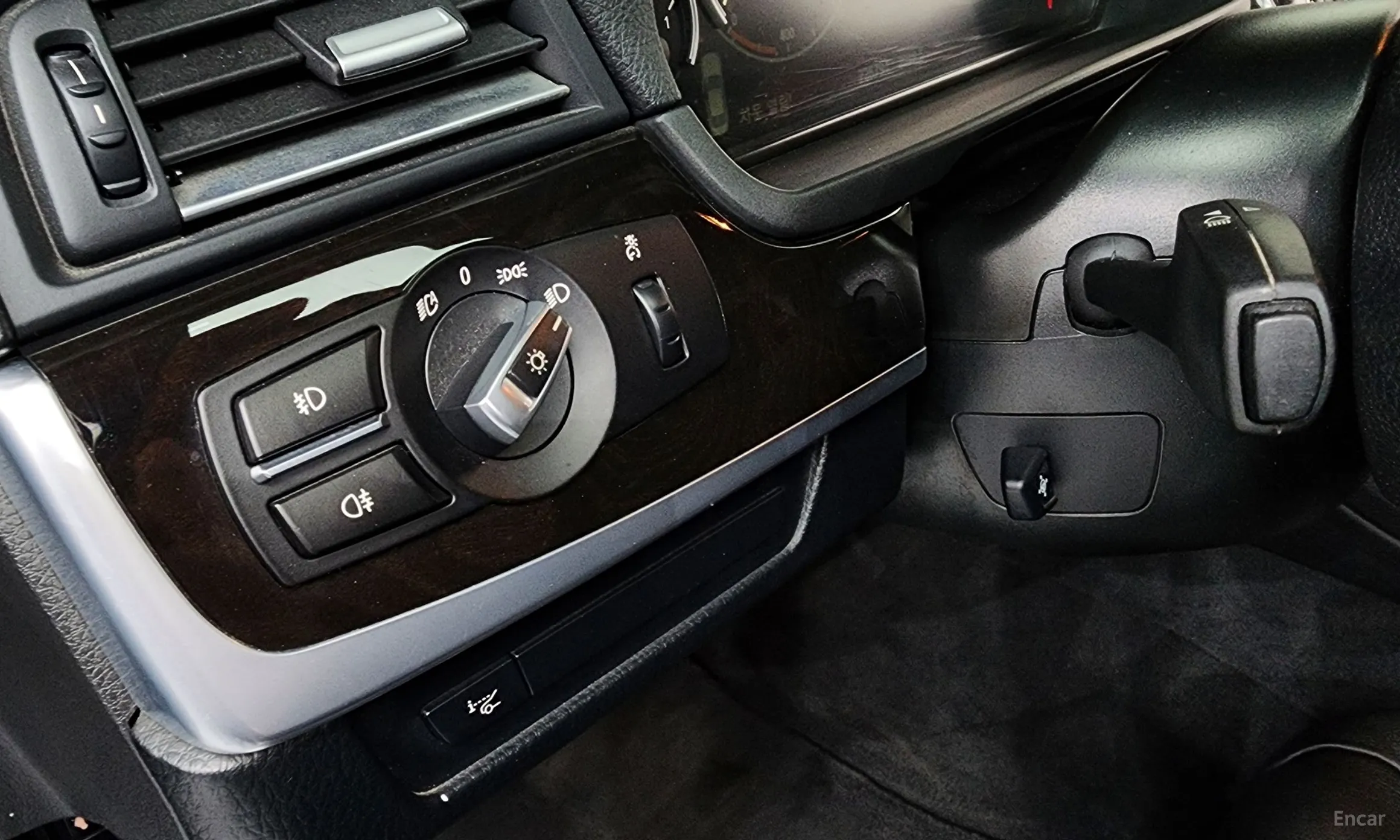 BMW 5 Series (F10) превью 16
