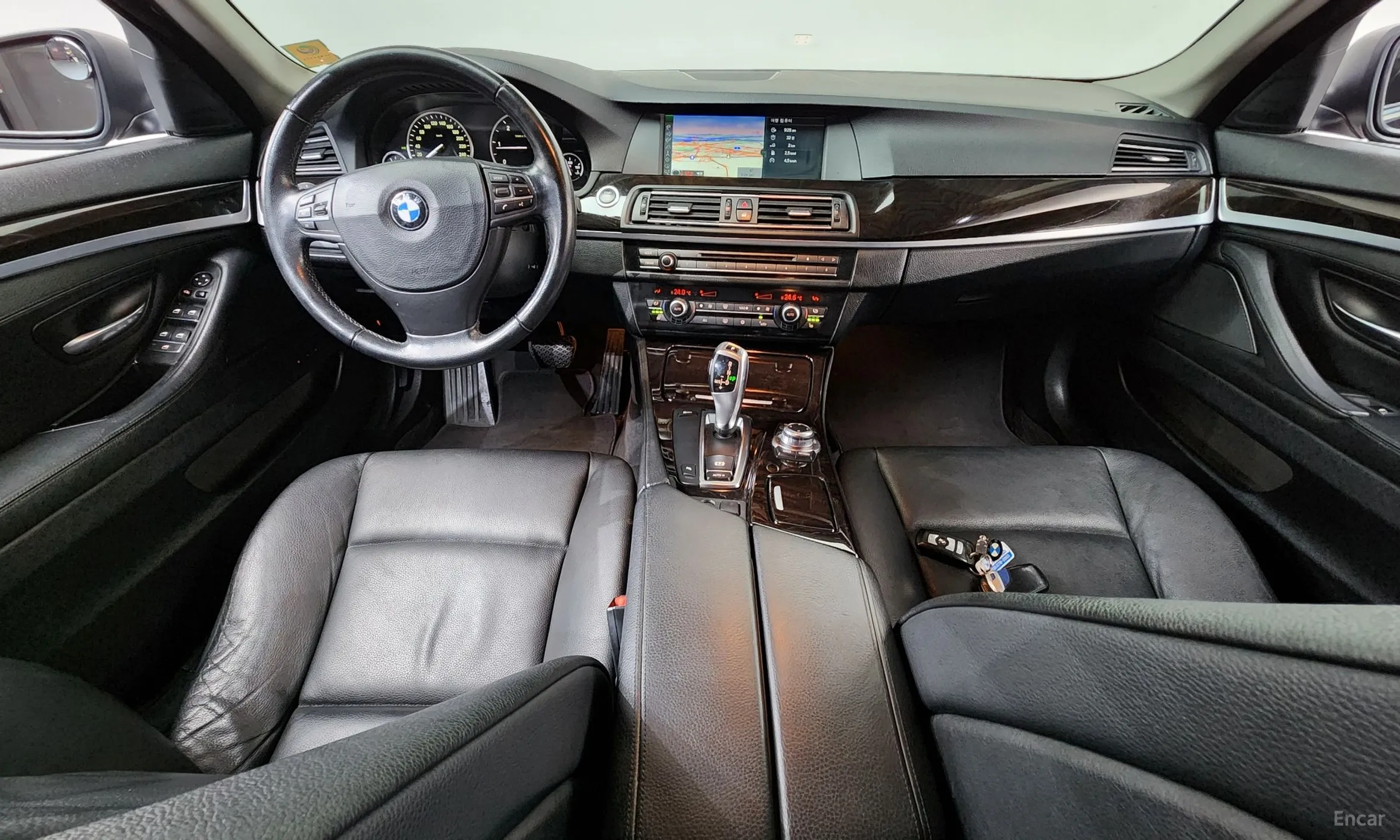BMW 5 Series (F10) превью 7