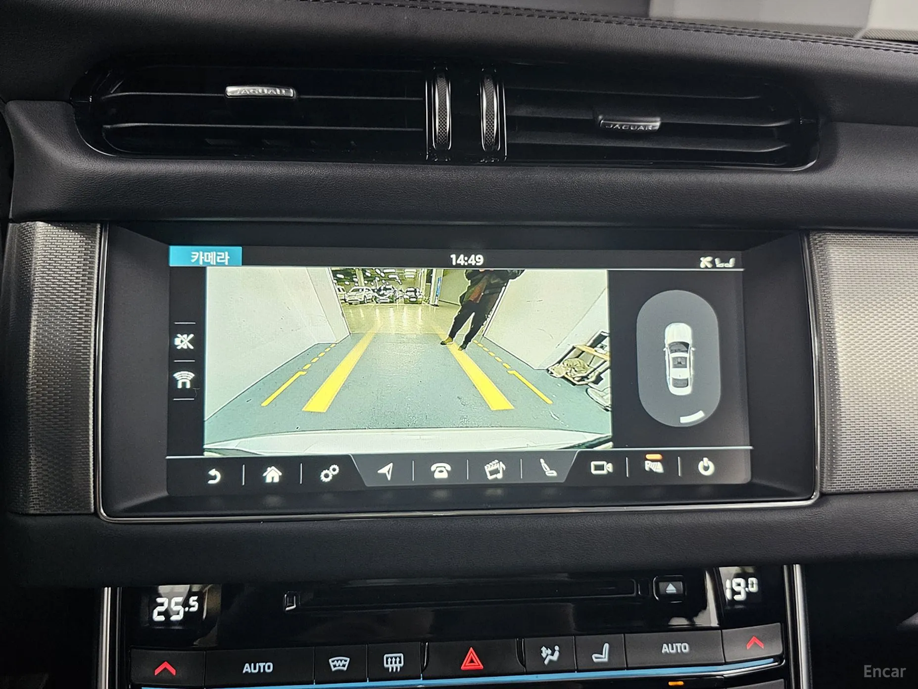 Jaguar XF (x260) превью 15