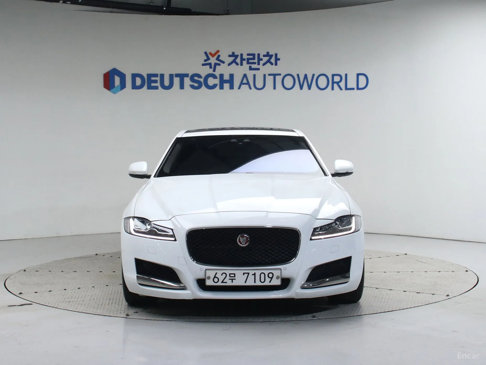 Jaguar XF (x260) превью 3