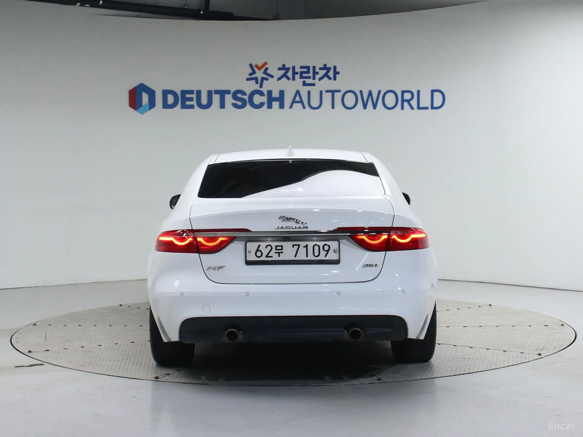 Jaguar XF (x260) превью 4