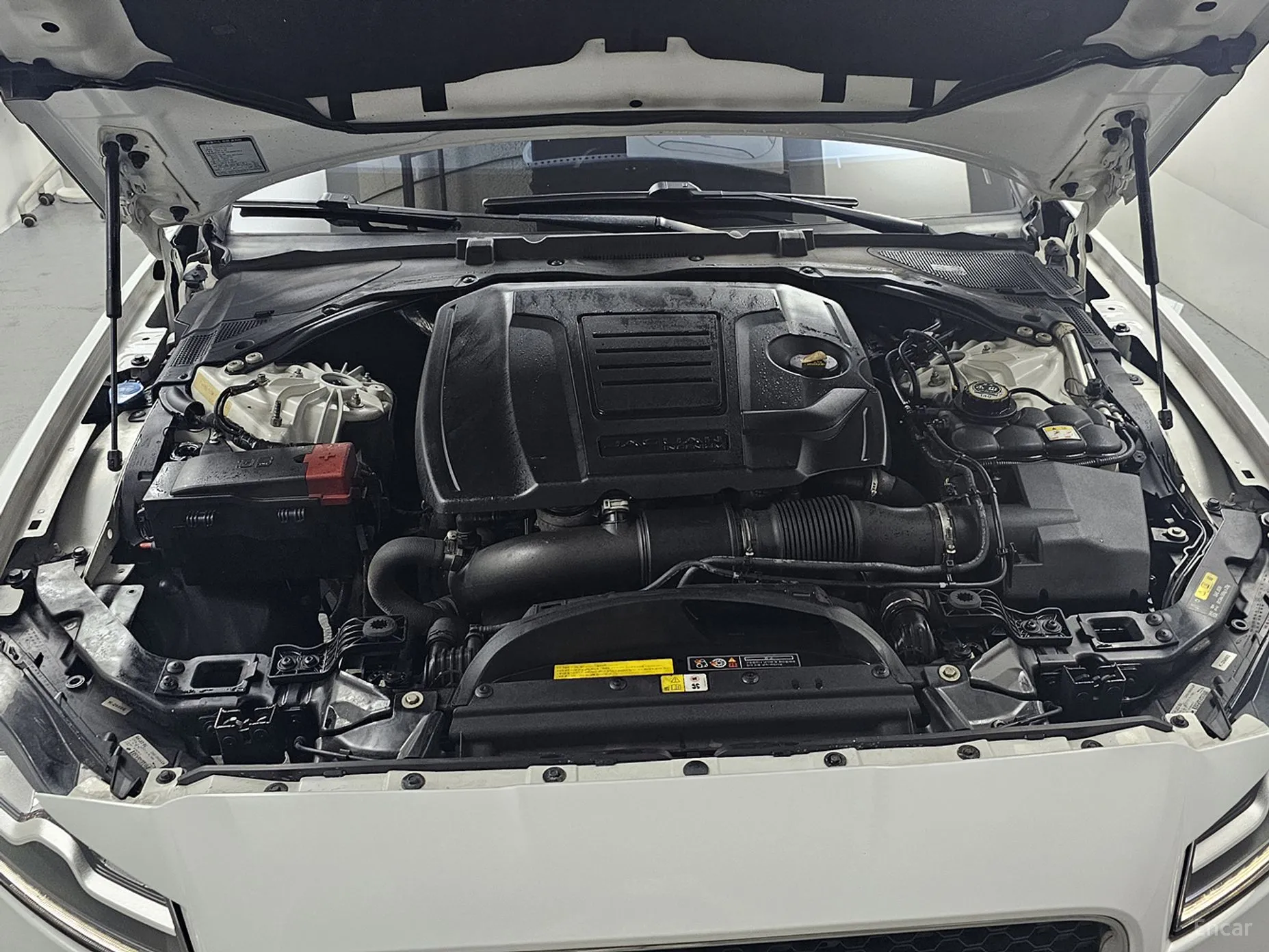 Jaguar XF (x260) превью 6