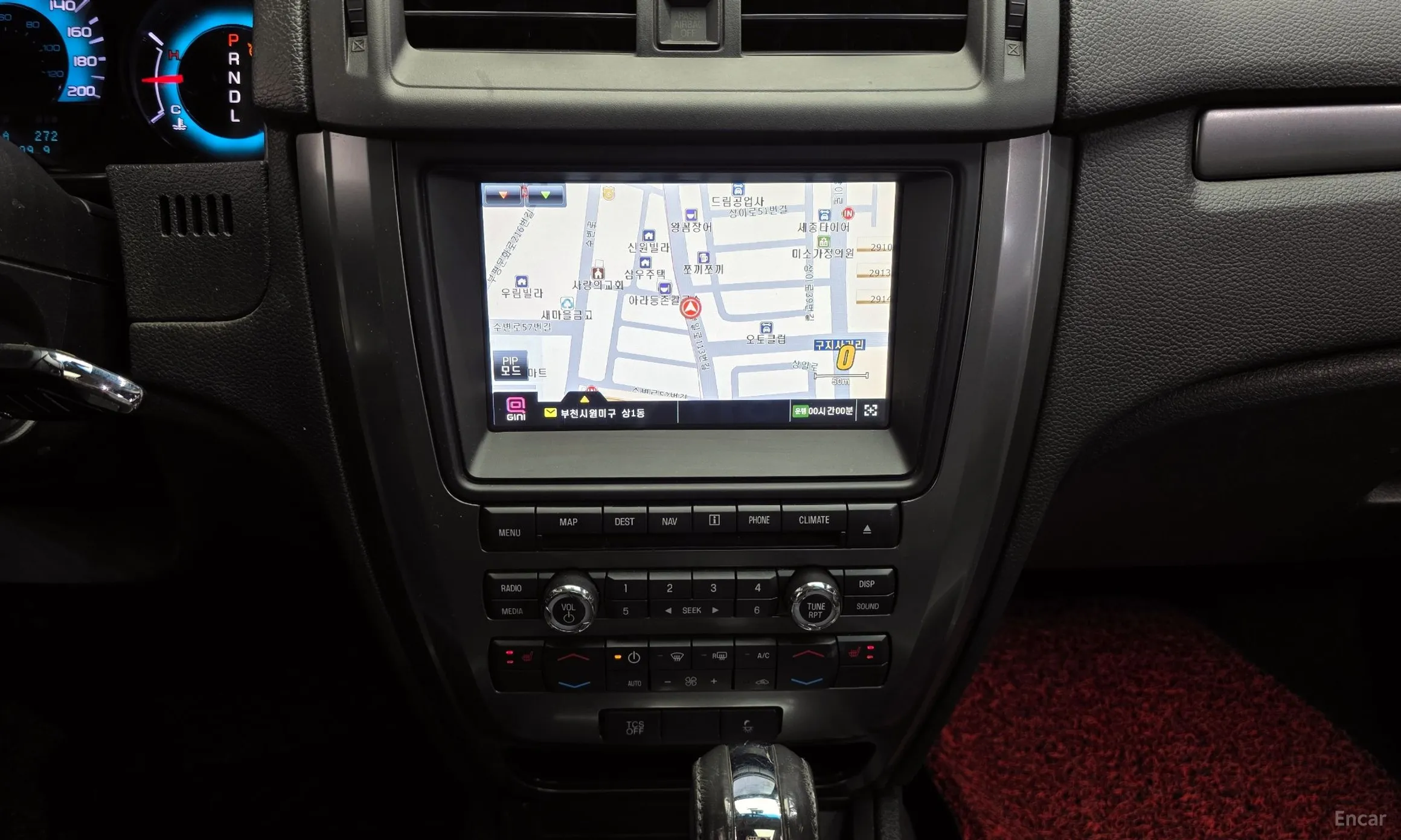 Ford Fusion превью 14