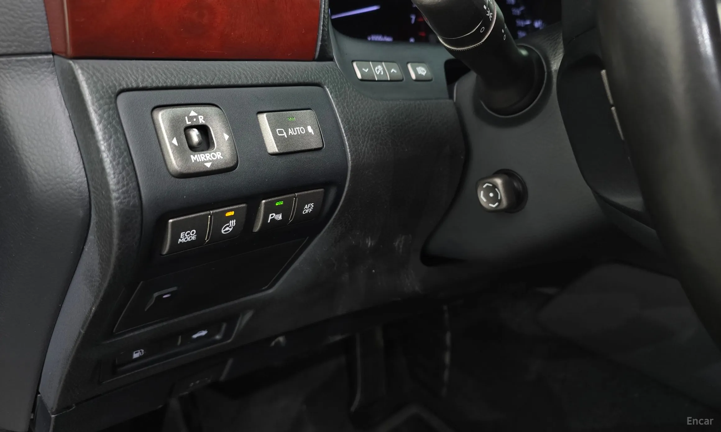 Lexus LS460 превью 17