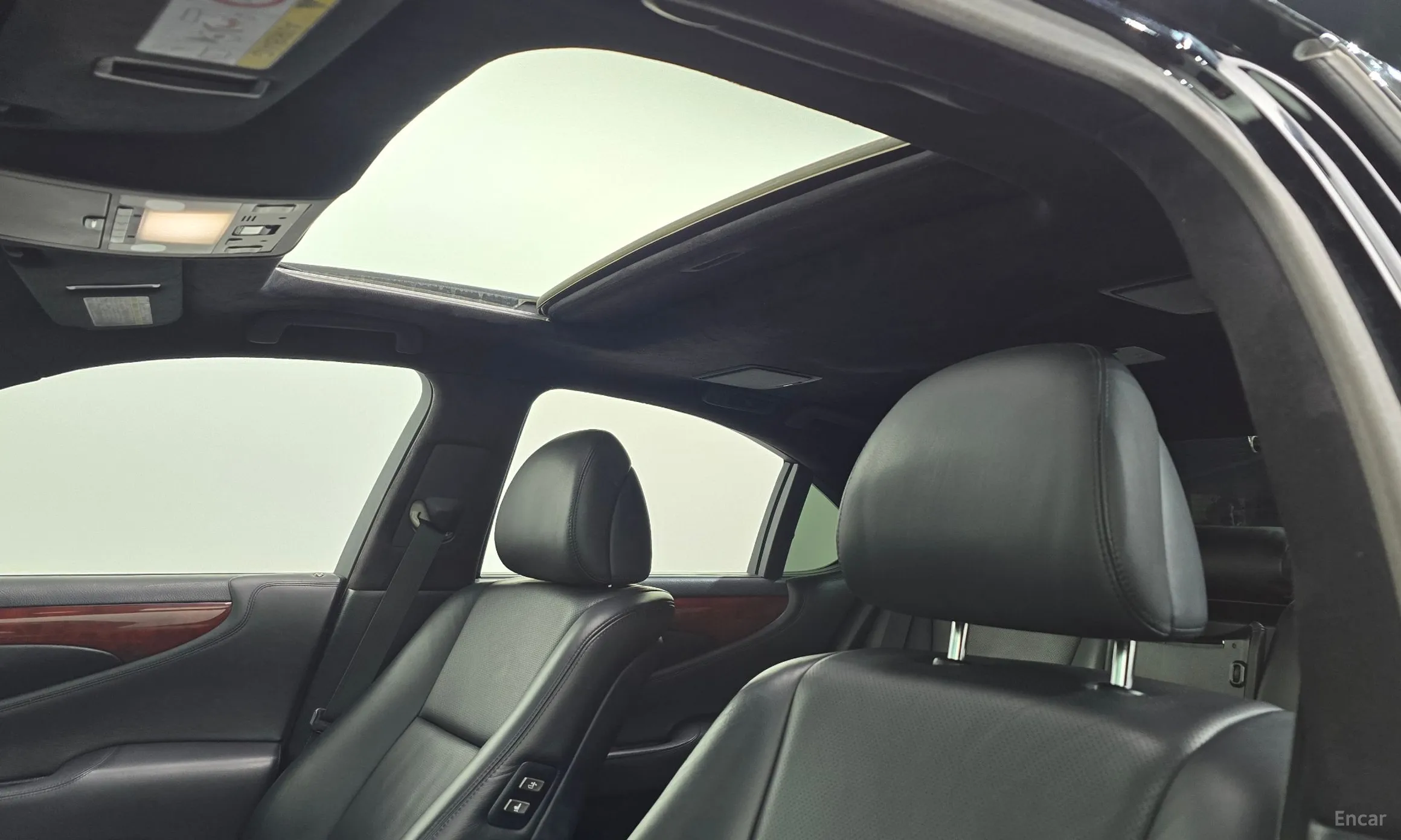 Lexus LS460 превью 19