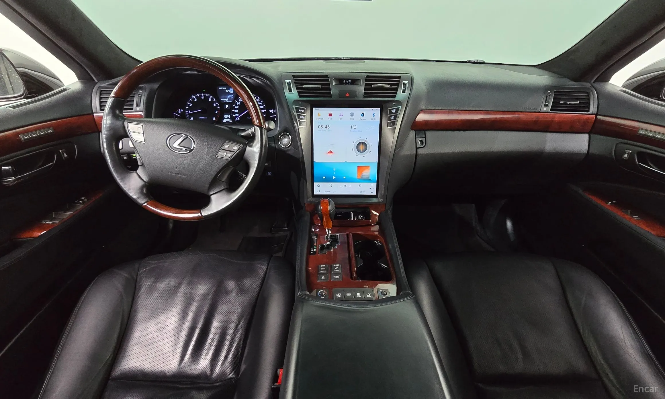Lexus LS460 превью 7