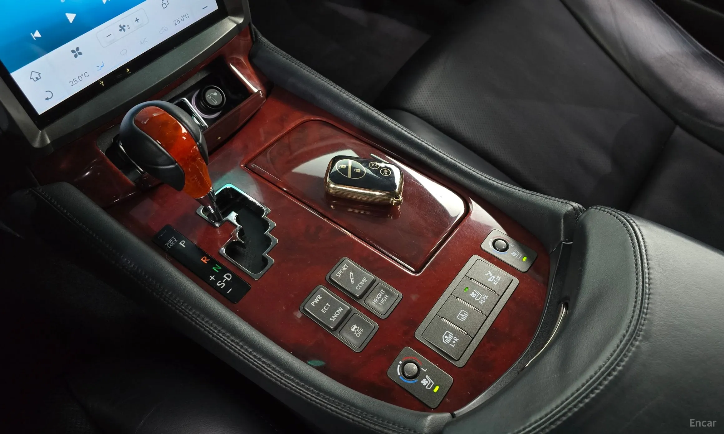 Lexus LS460 превью 9