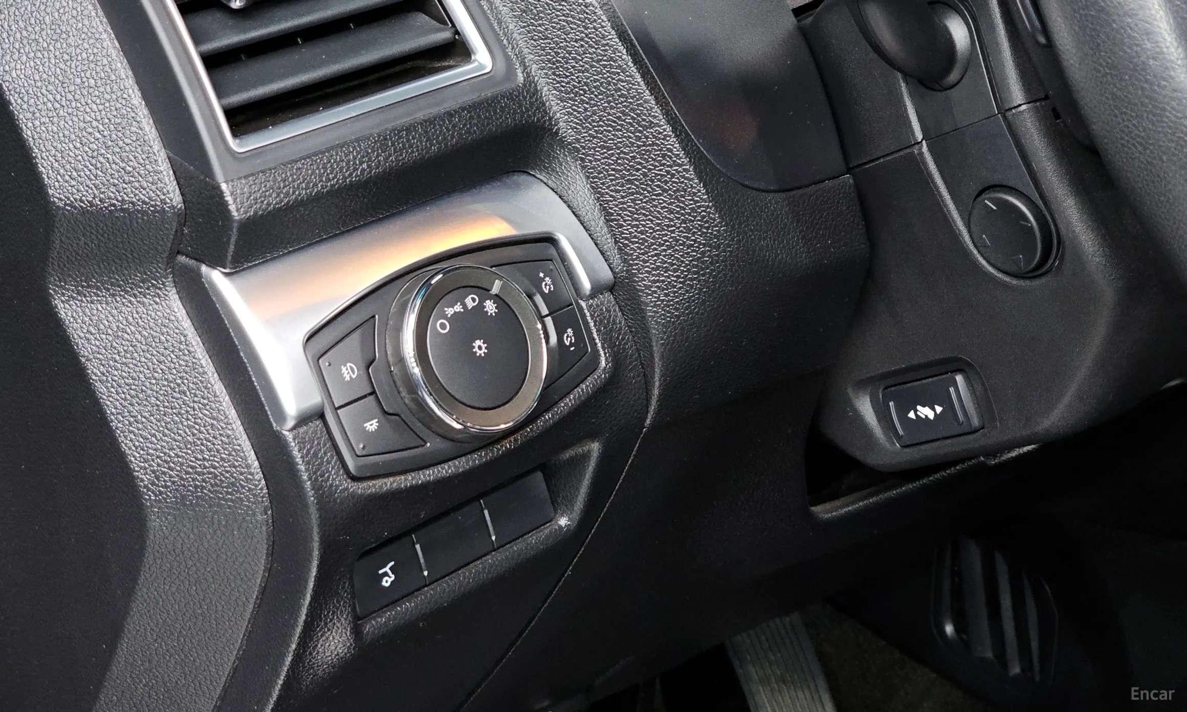 Ford Explorer превью 14